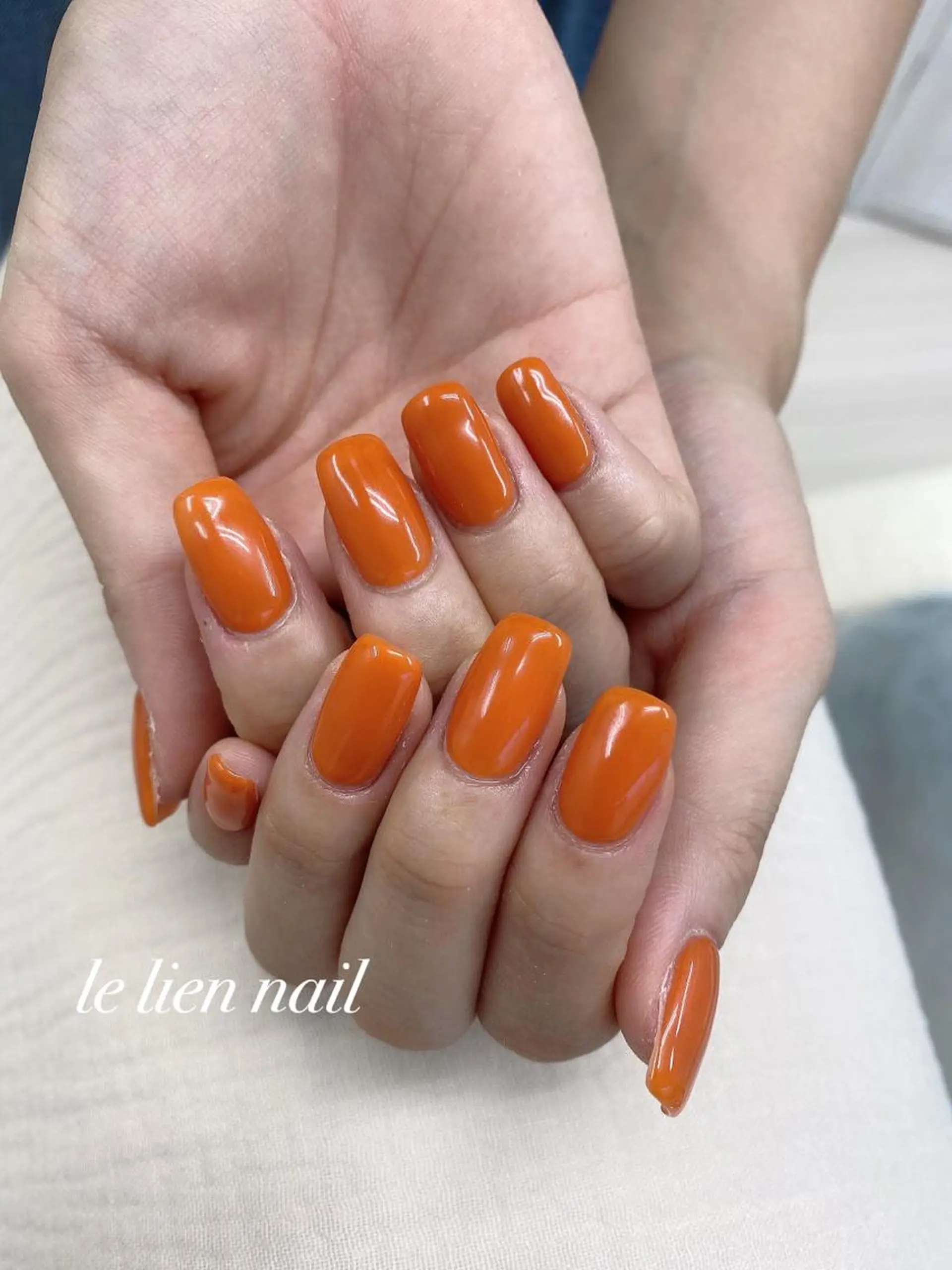 ネイル アートネイル ハロウィン ニュアンスネイル ワンカラーネイル オレンジ le lien nailのネイルデザイン