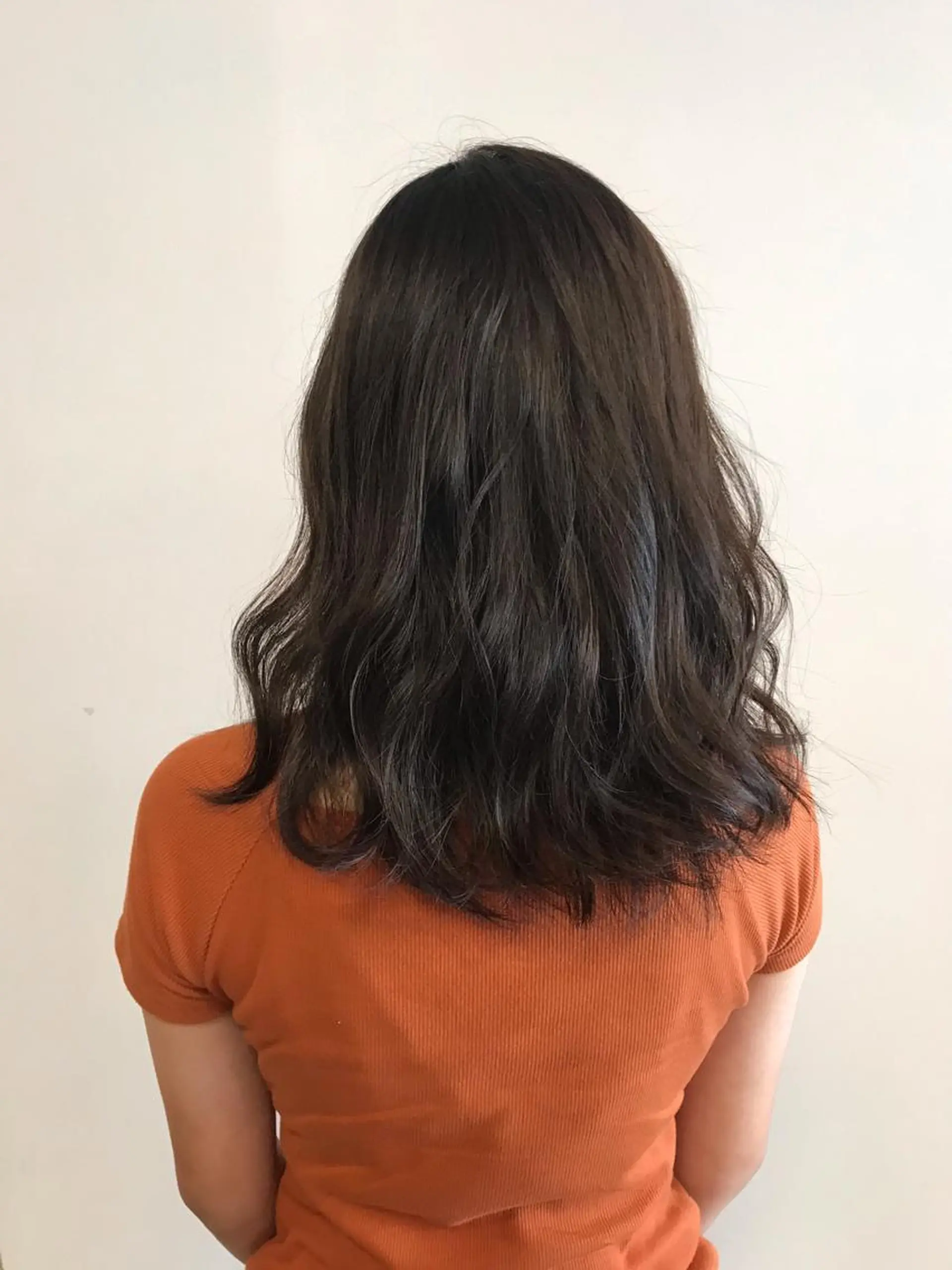 ミディアム カラー 黒髪 グレージュ デザインカラー🌈 高木リョウのヘアスタイル