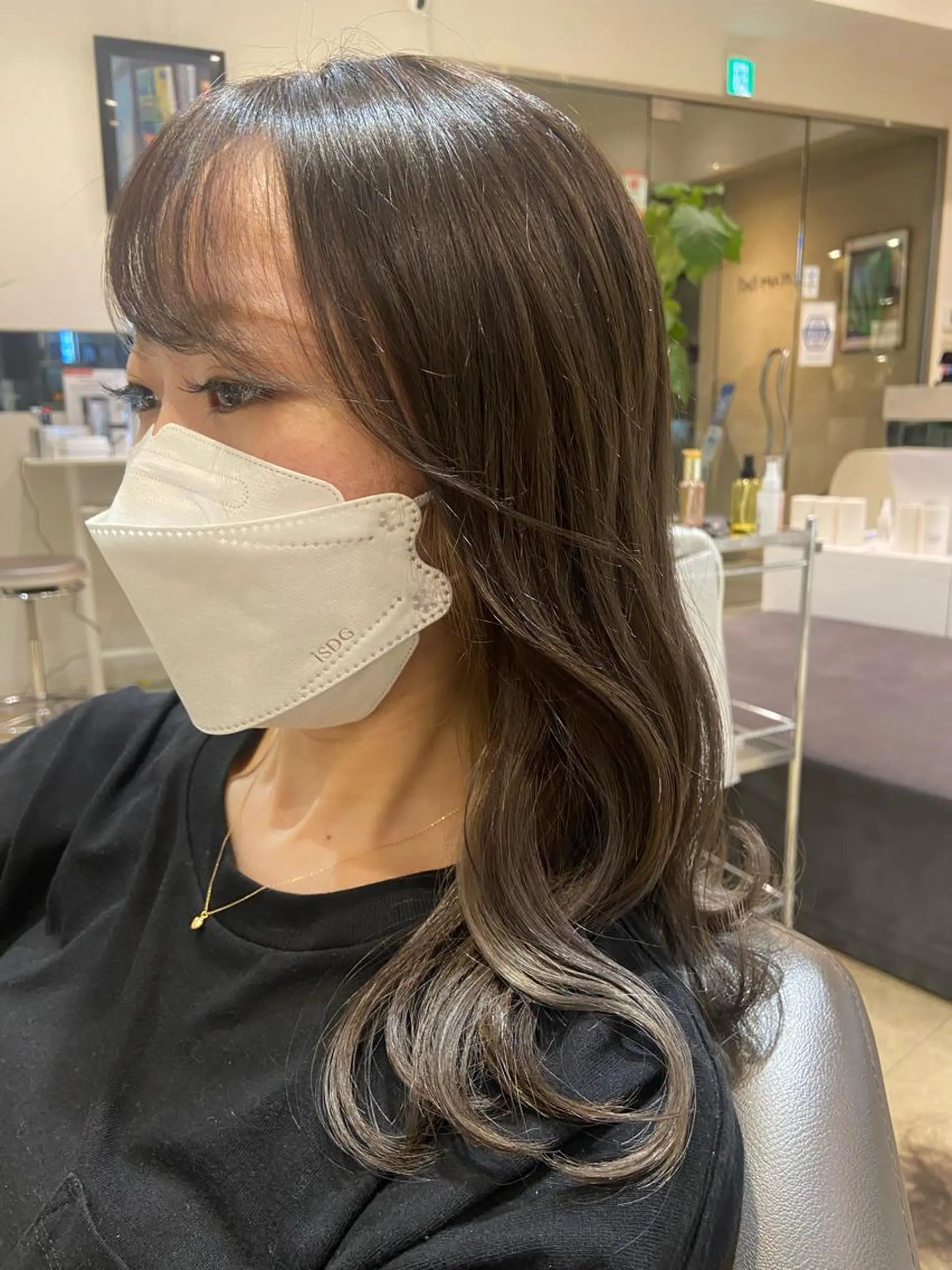 セミロング ヘアカラー 🦋髪質改善🦋 眞井琴美のヘアスタイル