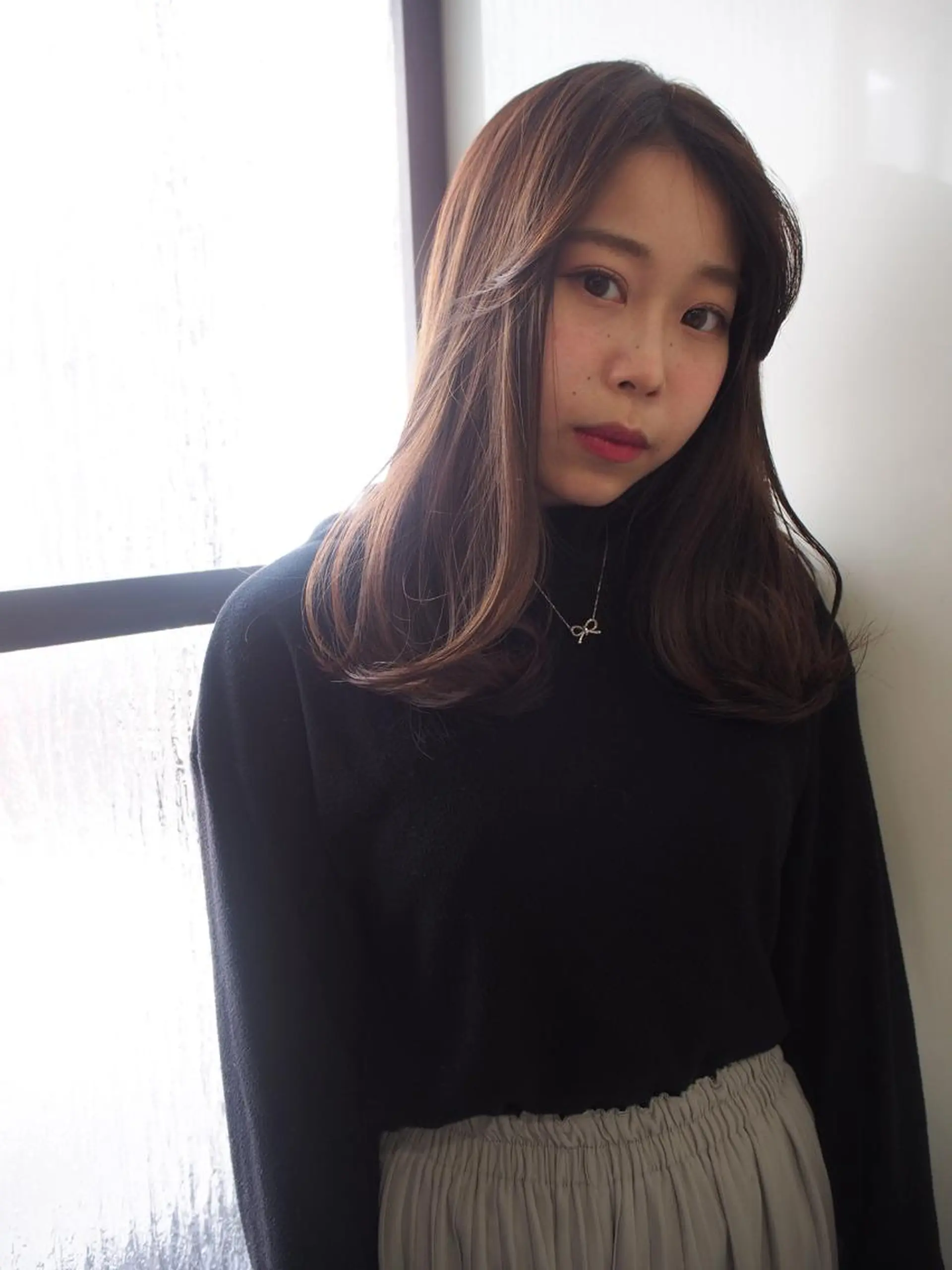 セミロング カラー ブリーチ 透明感カラー グレージュ ハイライトカラー 外国人風カラー 二宮 早智子のヘアスタイル