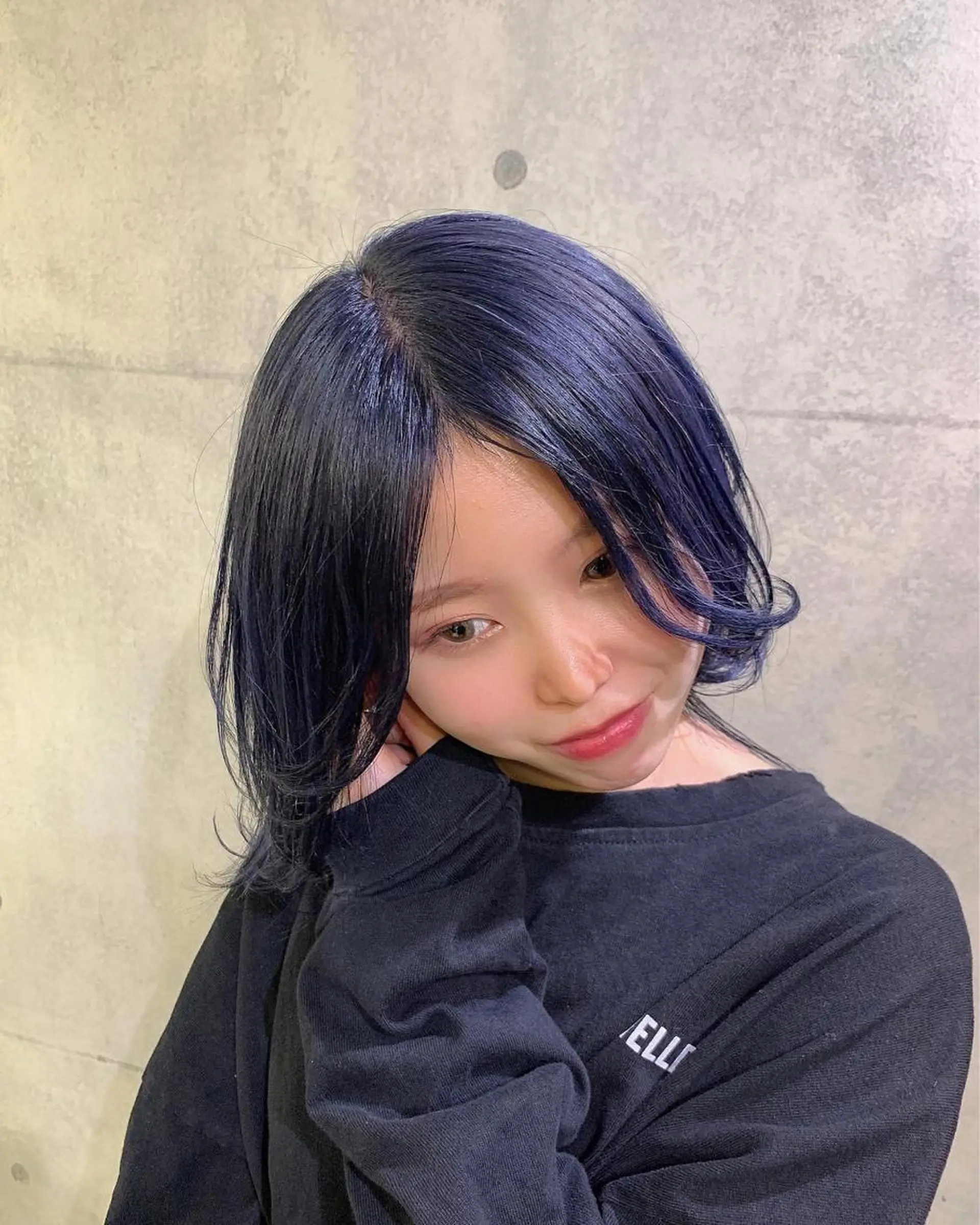 セミロング カラー ブリーチ ブルーカラー ブルーラベンダー ケアブリーチ ラベンダーカラー 中性ウルフカット ケアブリーチ/ケイトのヘアスタイル