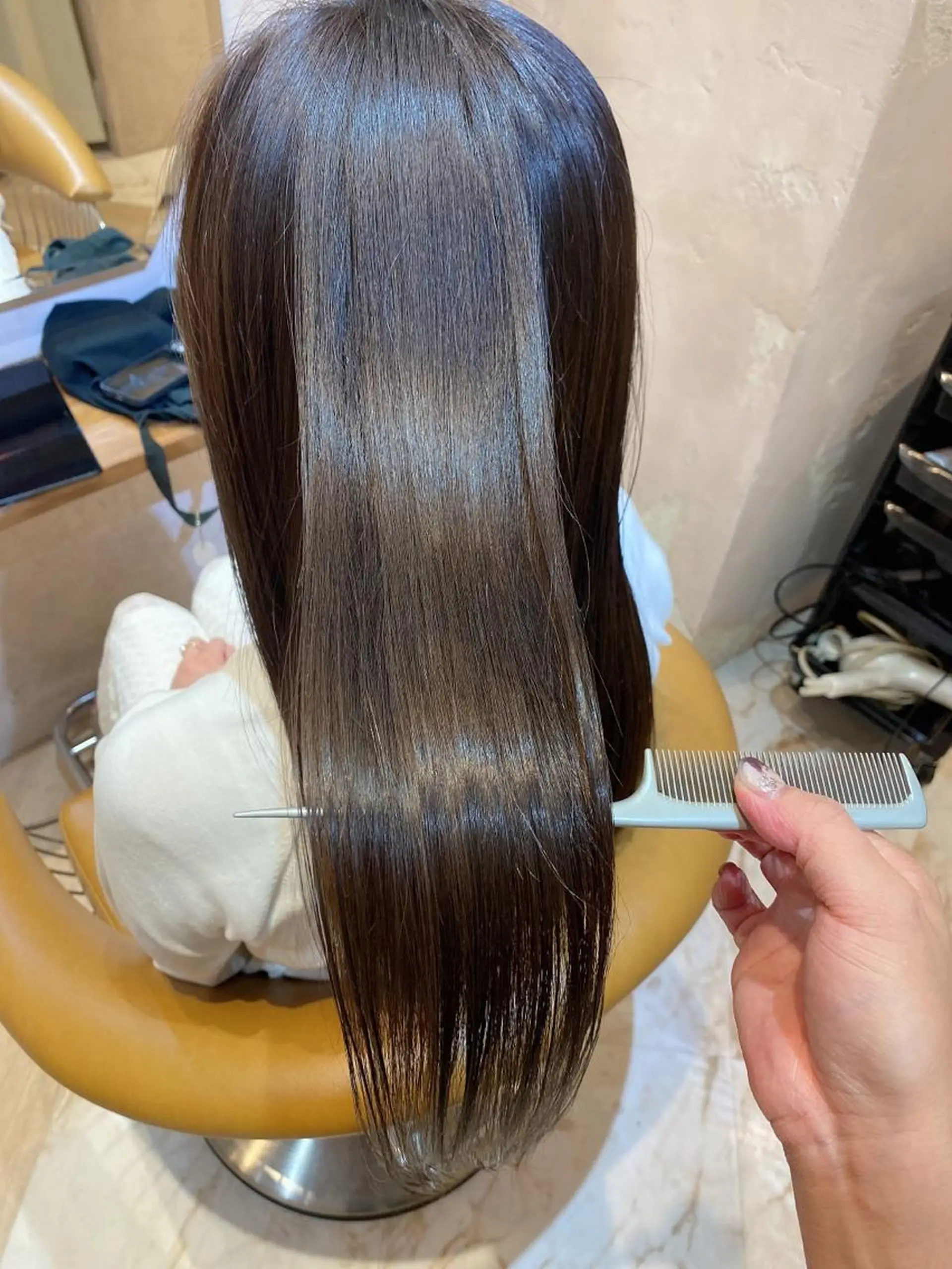 ミディアム トリートメント カット ヘアカラー トリートメント ツヤ髪になりたい方へ 🩷柴田知亜希のヘアスタイル