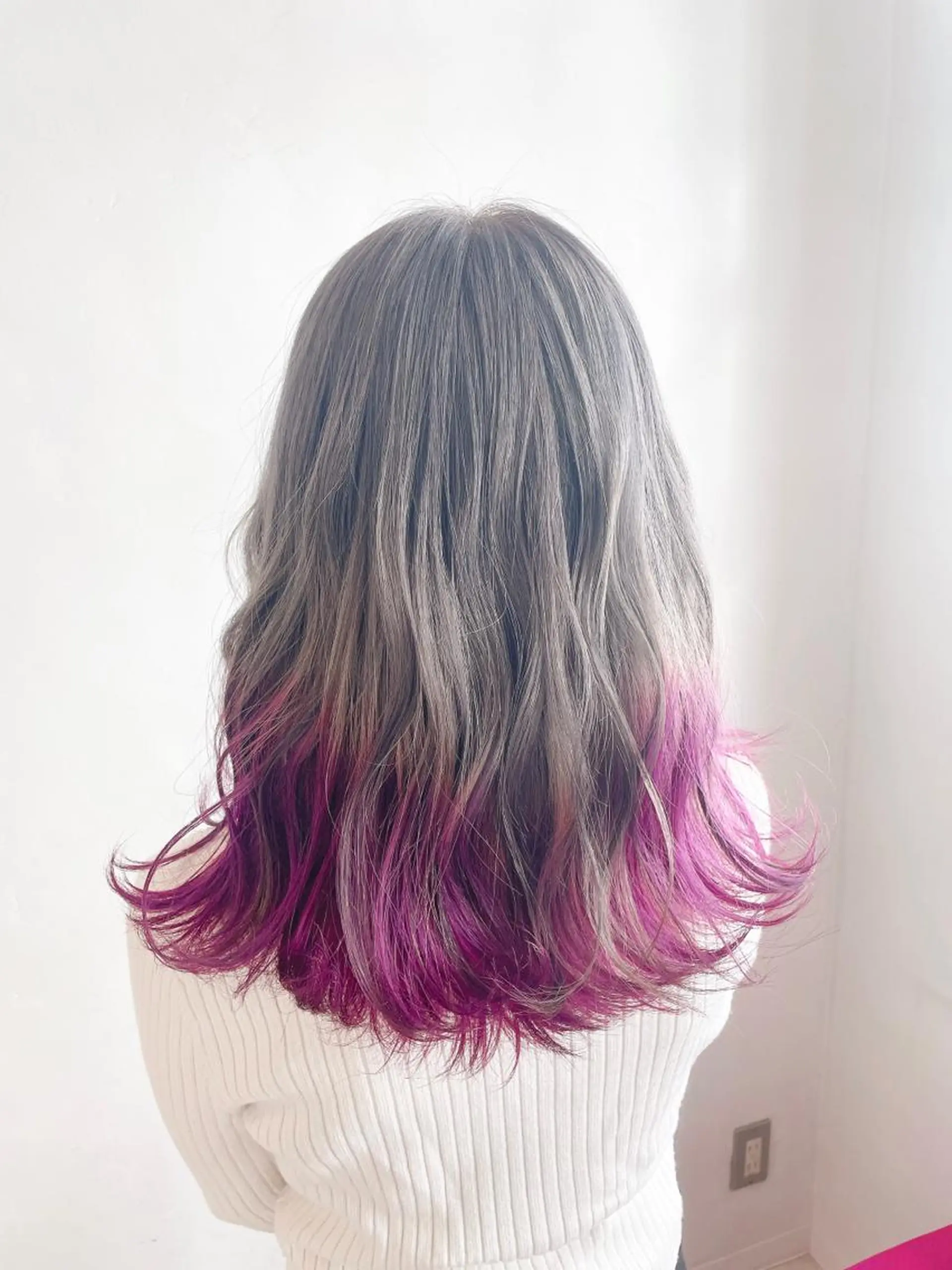 ミディアム カラー バレイヤージュ ブリーチ ケアブリーチ ダークグレー ダブルカラー ヘアカラー トリートメント デザインカラー髪質 改善Lilithのその他イメージ