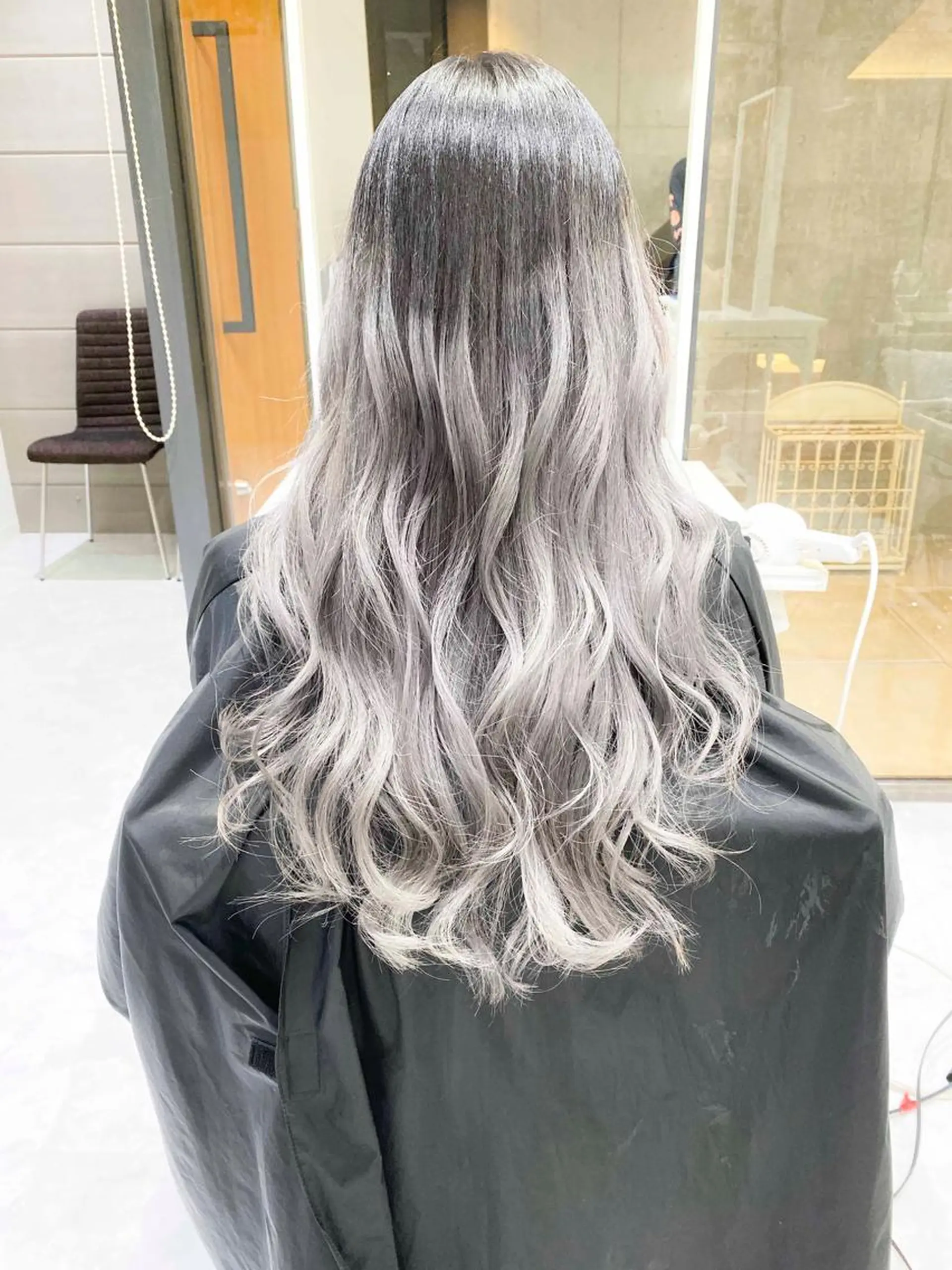 ロング カラー ヘアアレンジ アッシュ アッシュグレー アッシュグレージュ 透明感カラー グラデーションカラー モテ髪透明感❤️ デイズヘアカラーのヘアスタイル