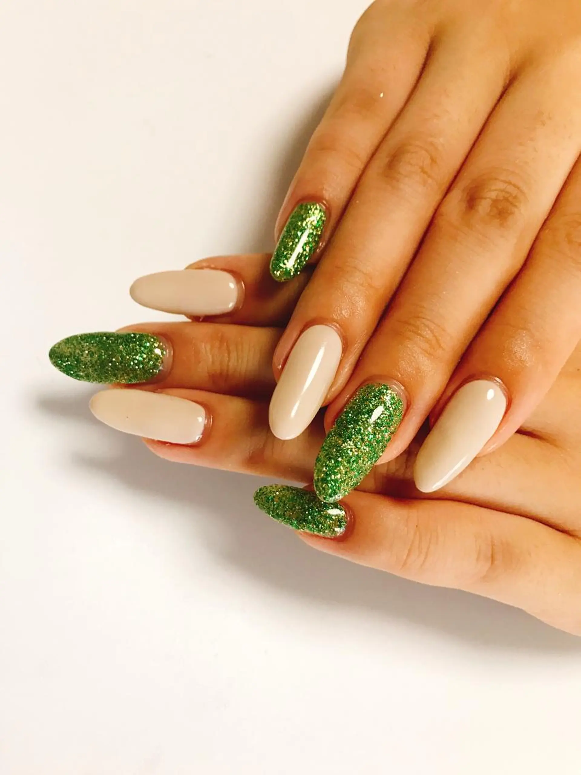 ネイル ラメ(グリッター) 【カメレオン】 上村 祥子のヘアスタイル