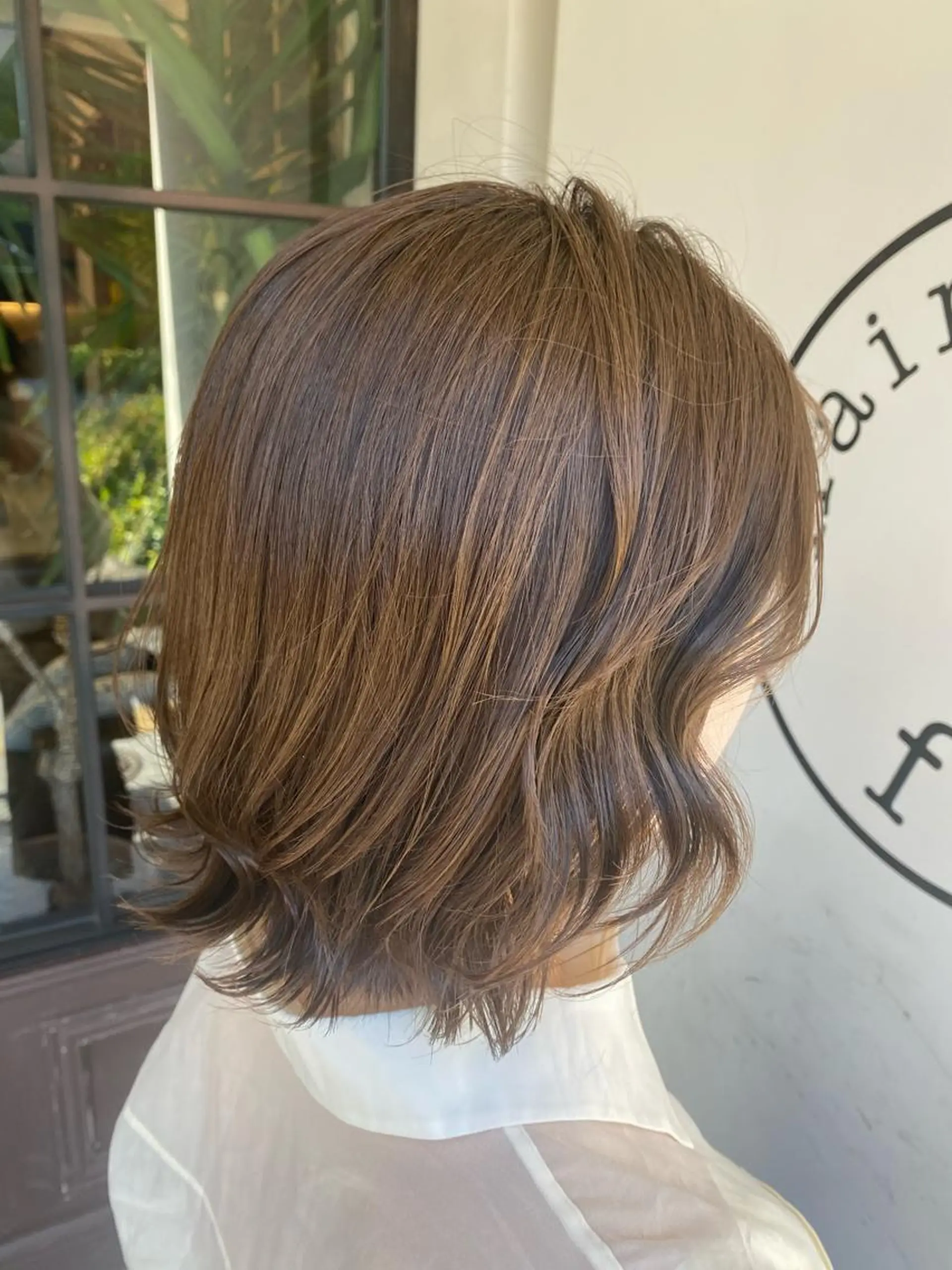 ミディアム カラー ブラウンカラー チョコレートブラウン 川越 輝梨奈のヘアスタイル