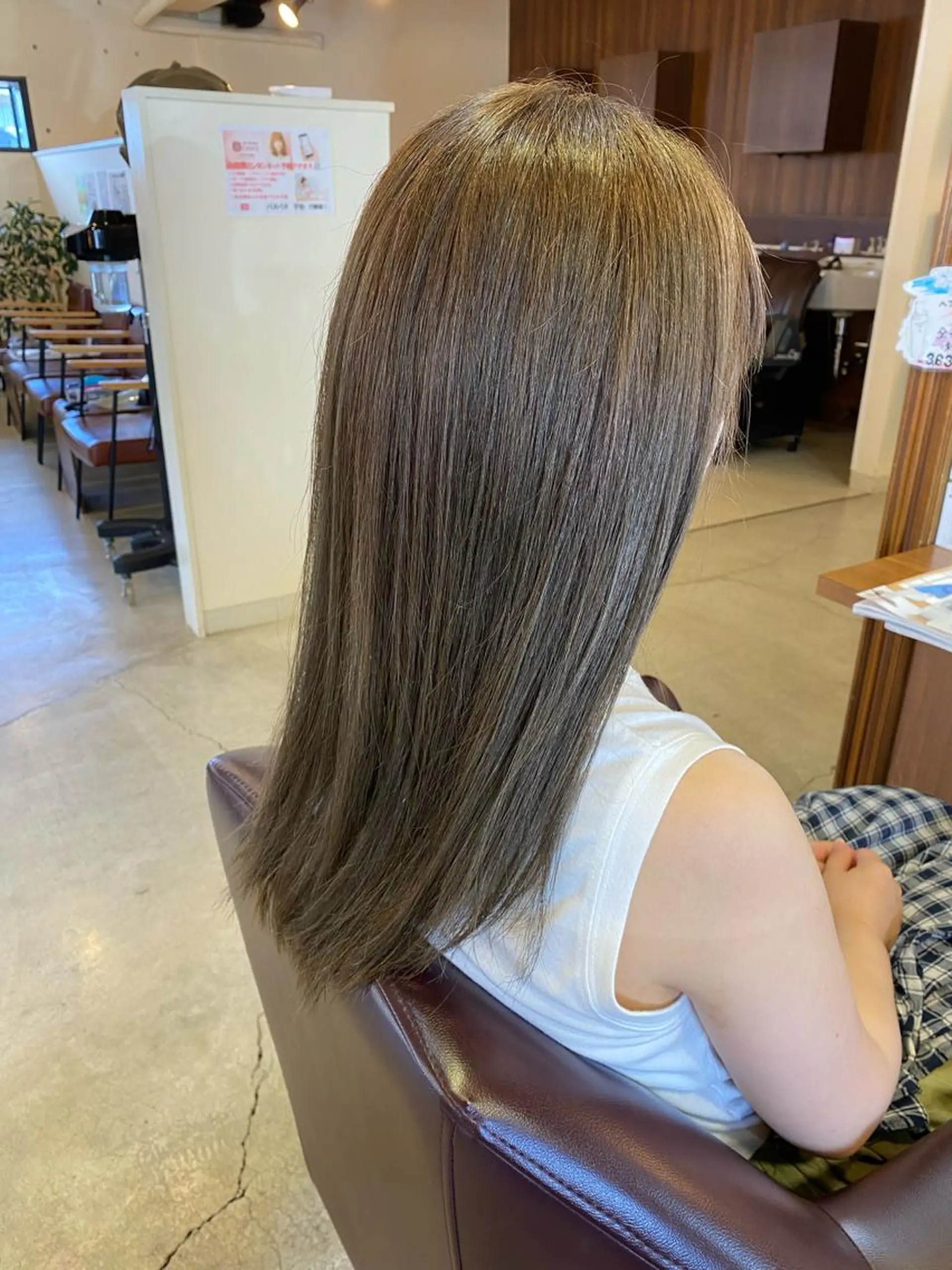 ロング カラー ヘアアレンジ アッシュ ブリーチ 透明感カラー ブリーチなしカラー シルバー SALOWIN京都河原町Suite店所属・外国人風レイヤー/ ハイトーンSHUのヘアスタイル