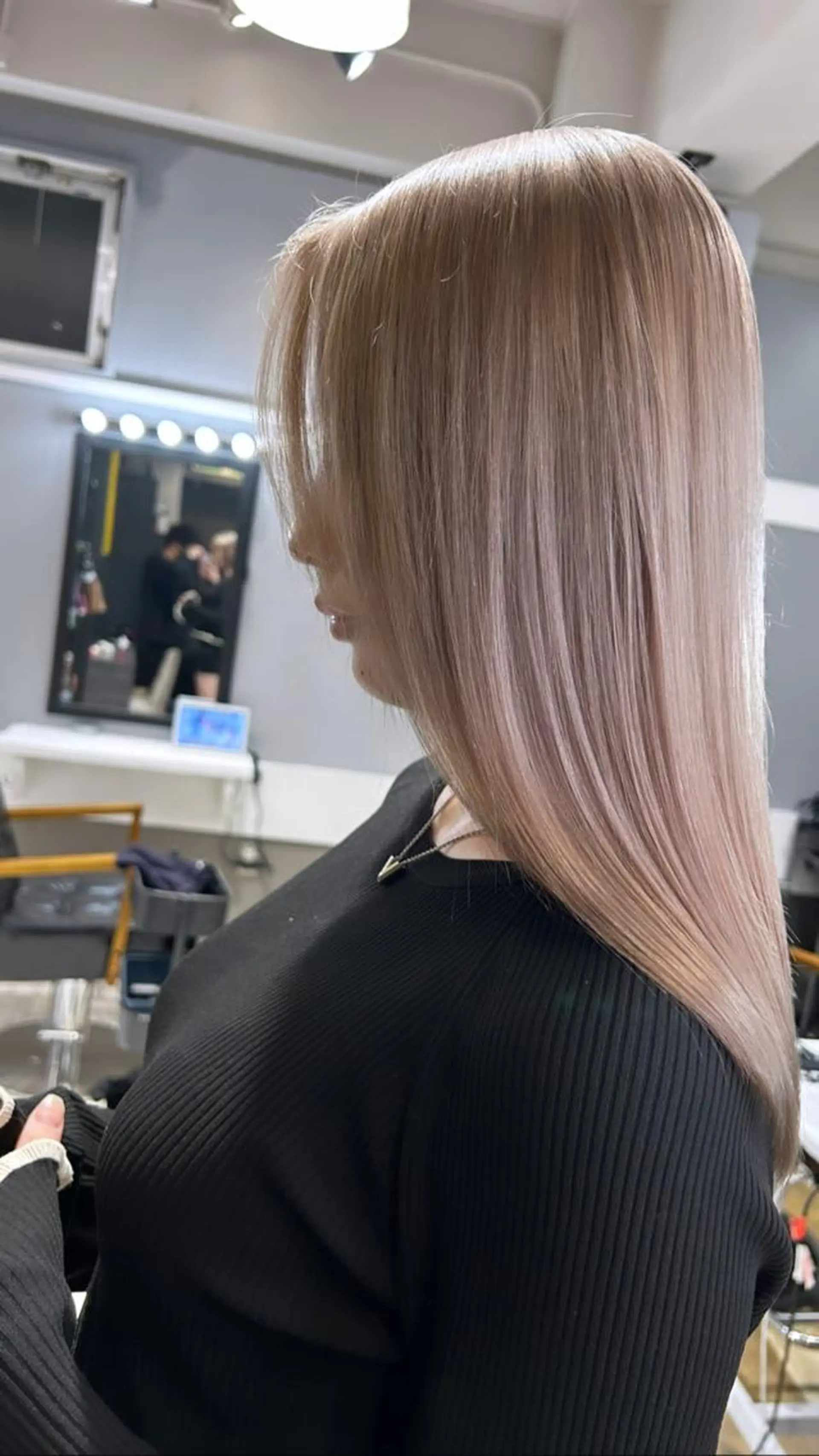 セミロング カラー ブロンド Giselハヤシ ケンタのヘアスタイル