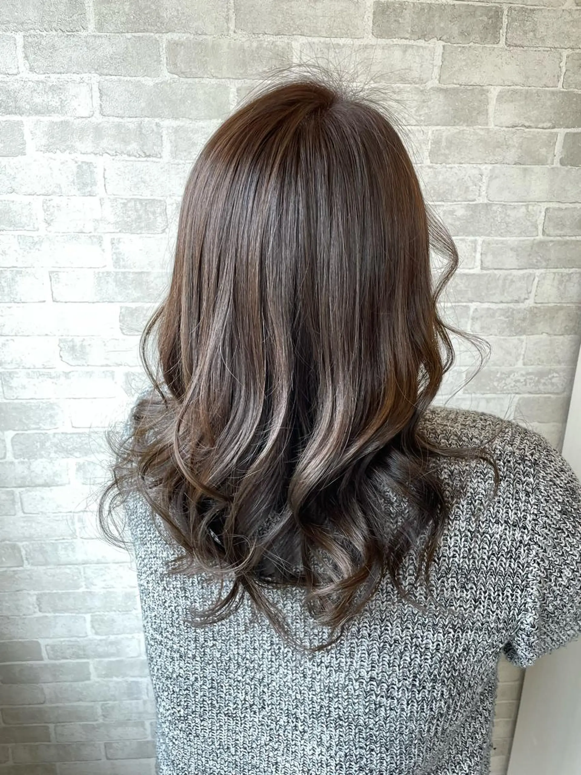 セミロング カラー Well's TAIGAのヘアスタイル