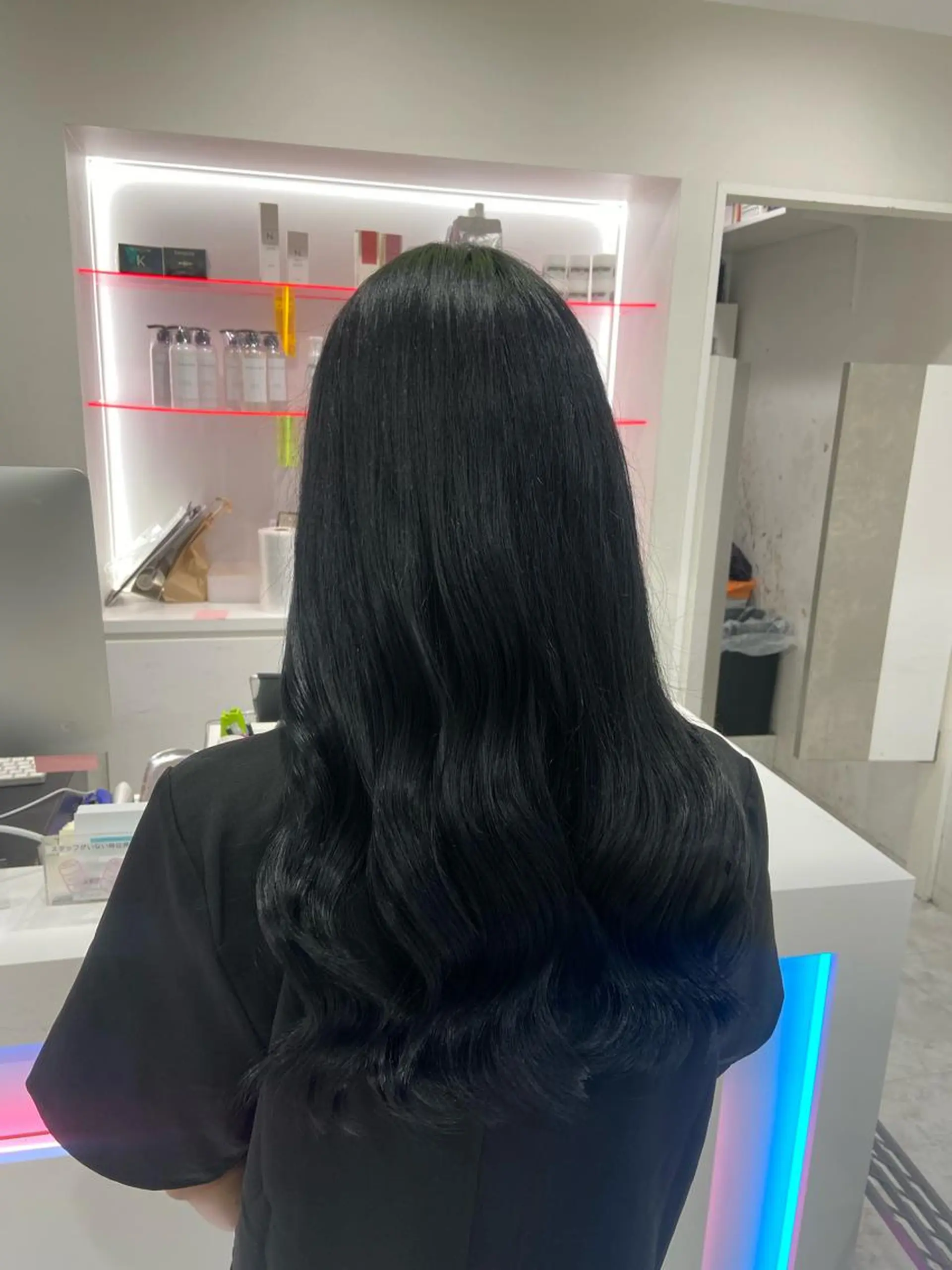 セミロング カラー ワインレッド 🍒KAHOのヘアスタイル