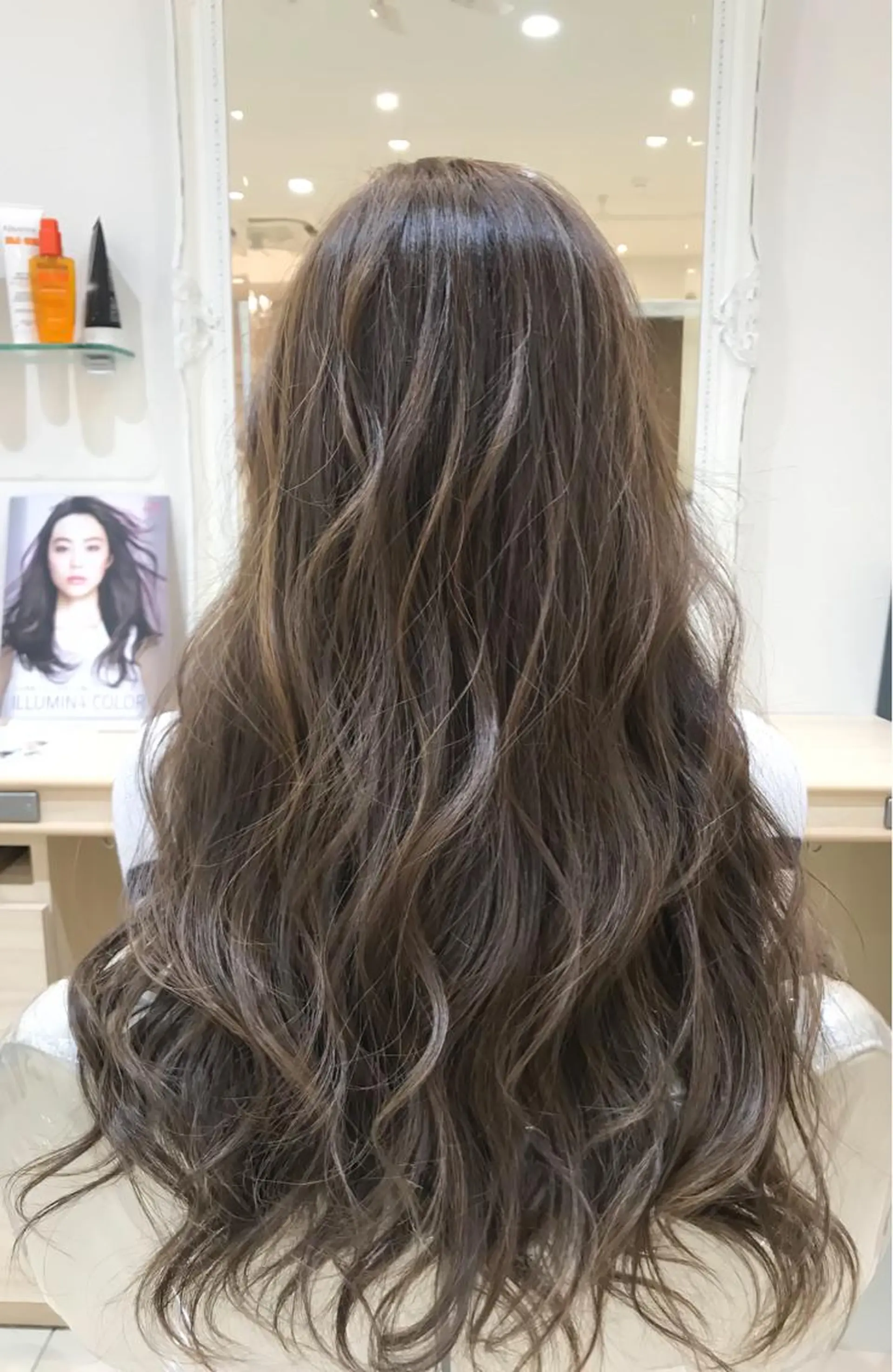 ロング カラー グレージュ ハイライトカラー ハイライト 内田 敦士のヘアスタイル