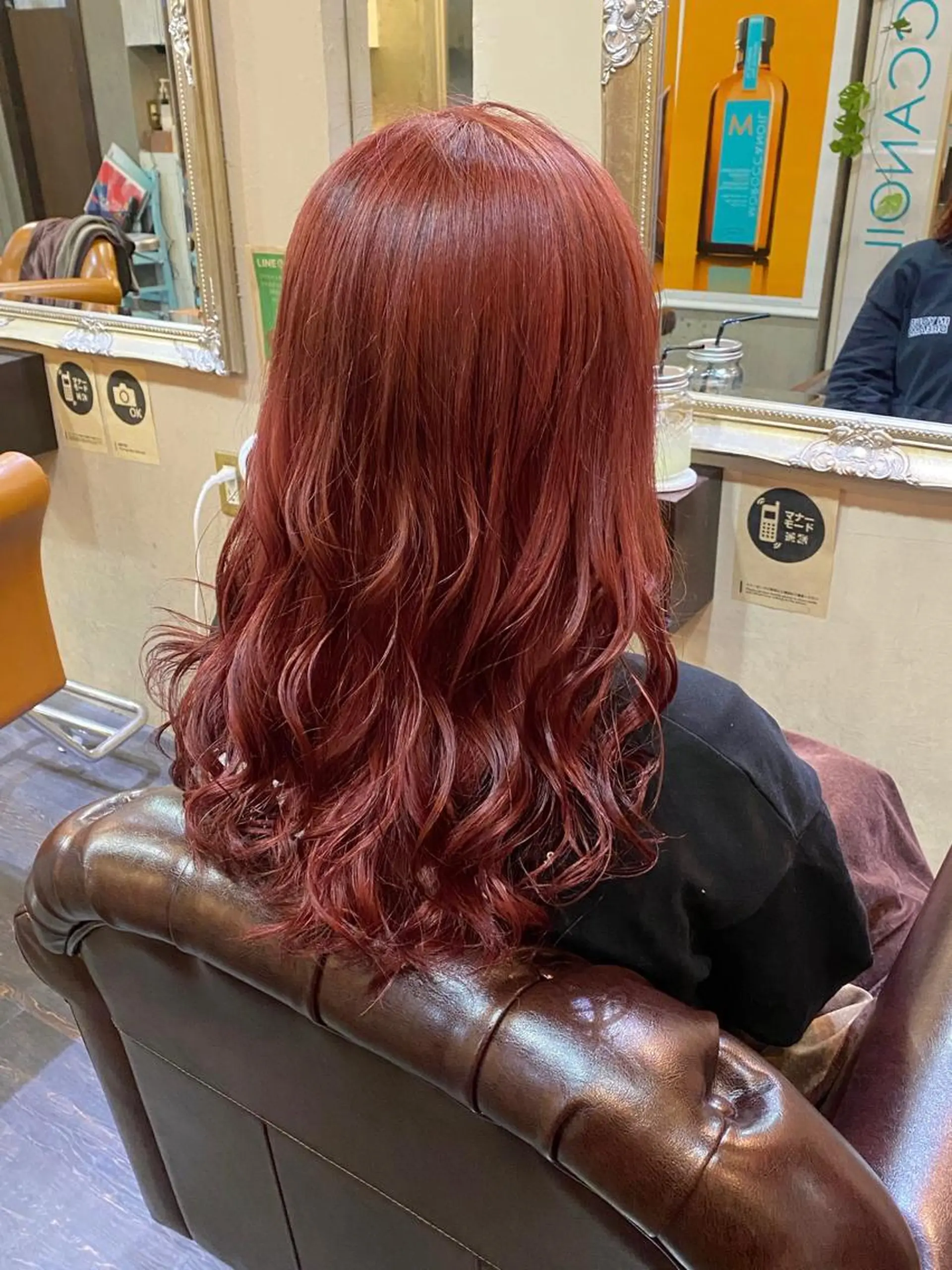 セミロング カラー ブリーチ レッドカラー 是枝 さくらのヘアスタイル