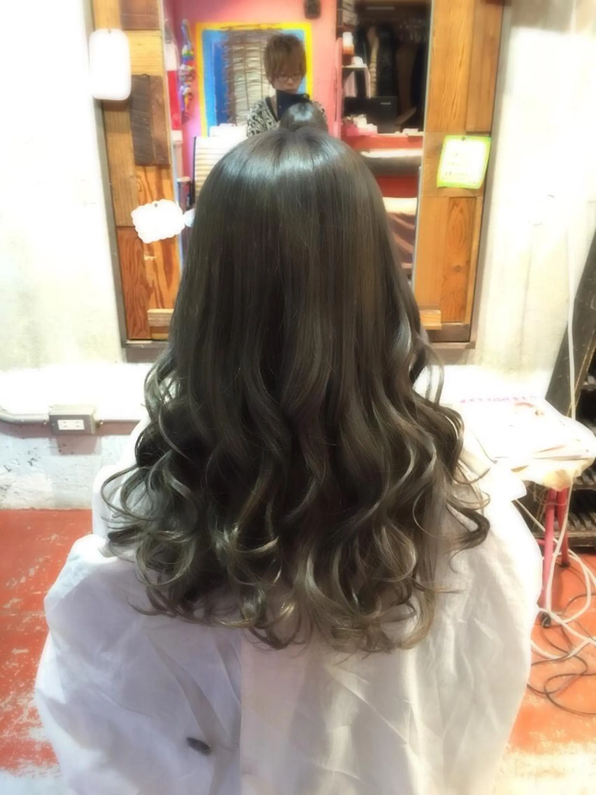 カラー グレージュ FÜRSTIN所属・西村髪質改善 ブリーチ縮毛矯正のヘアスタイル