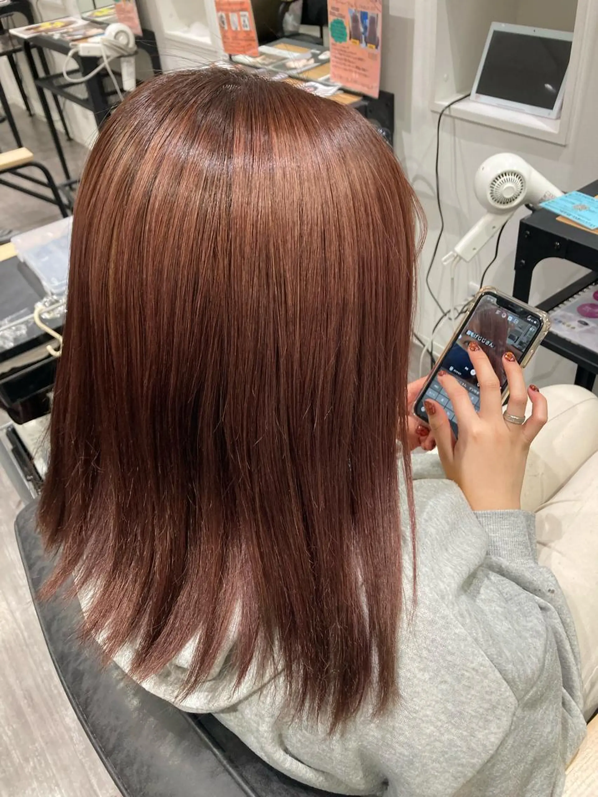 ミディアム カラー ブラウンカラー ピンクカラー ピンクブラウン ✂️carina✂️ ハイトーンカラー🤩のヘアスタイル