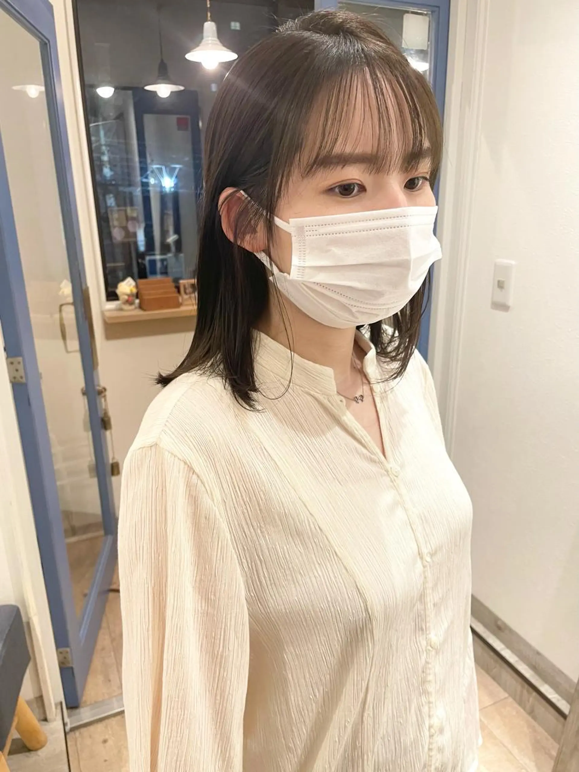 ミディアム カラー ボブレイヤー ベージュカラー ブリーチ 透明感カラー グレージュ 🩰オリーブ/ ベージュ松本咲花🩰のヘアスタイル