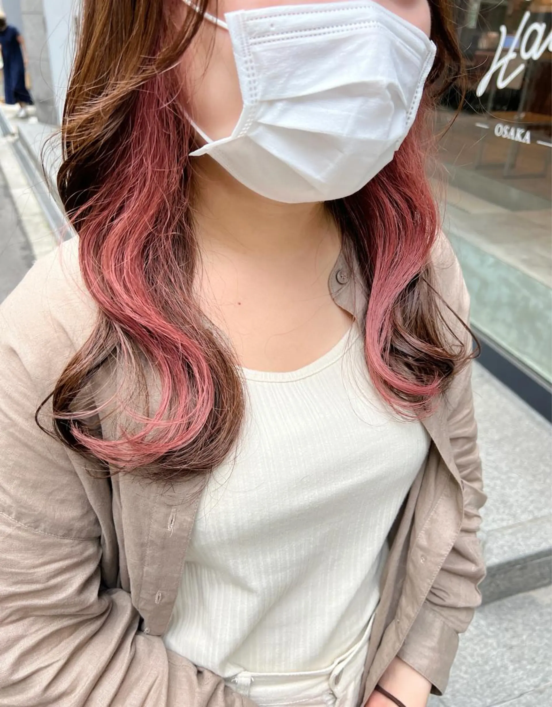 ロング カラー イヤリングカラー ピンクカラー ノイシキ サキのヘアスタイル