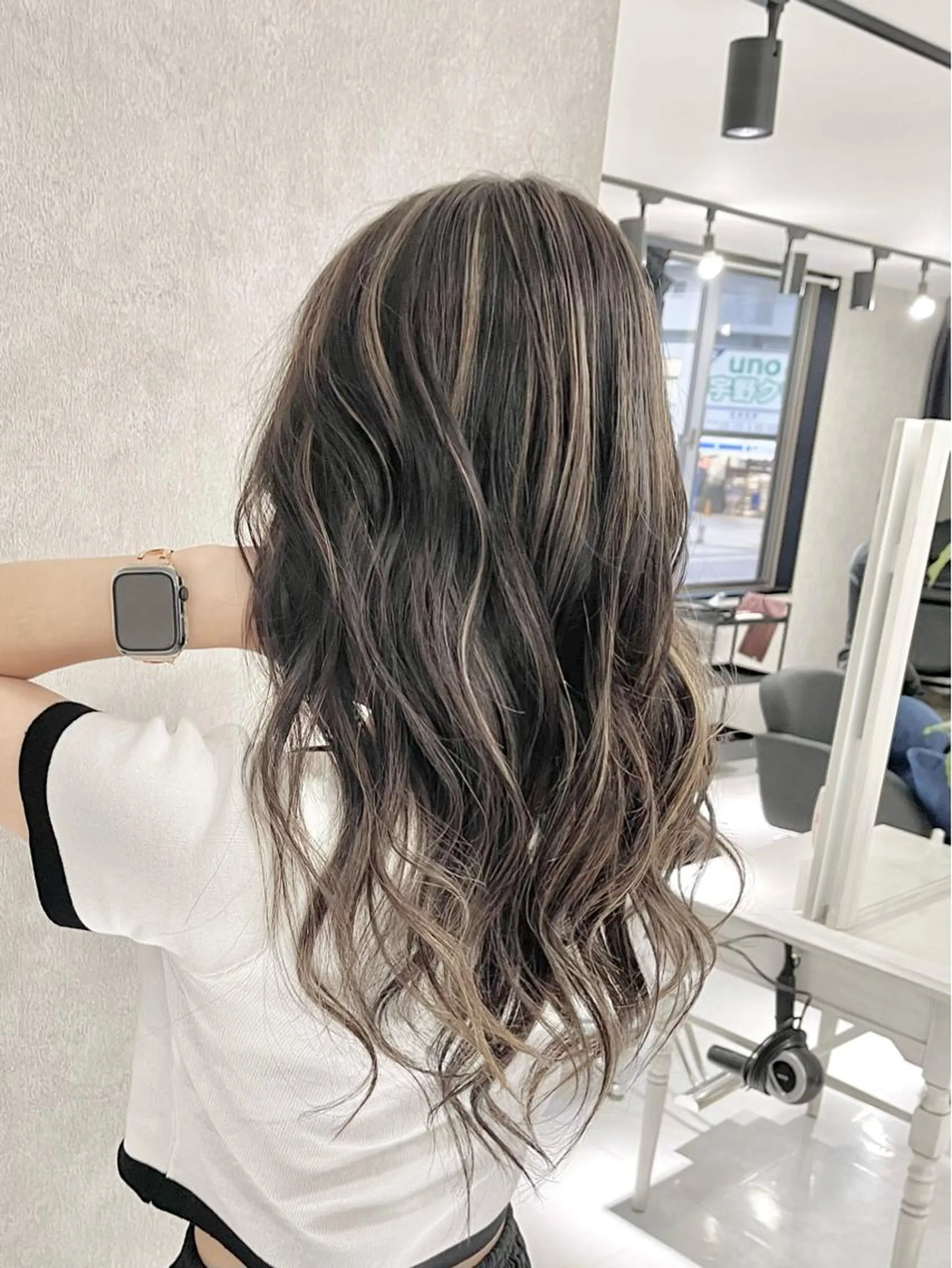 ロング カラー ハイライトカラー ハイライト 穐山 翔のヘアスタイル