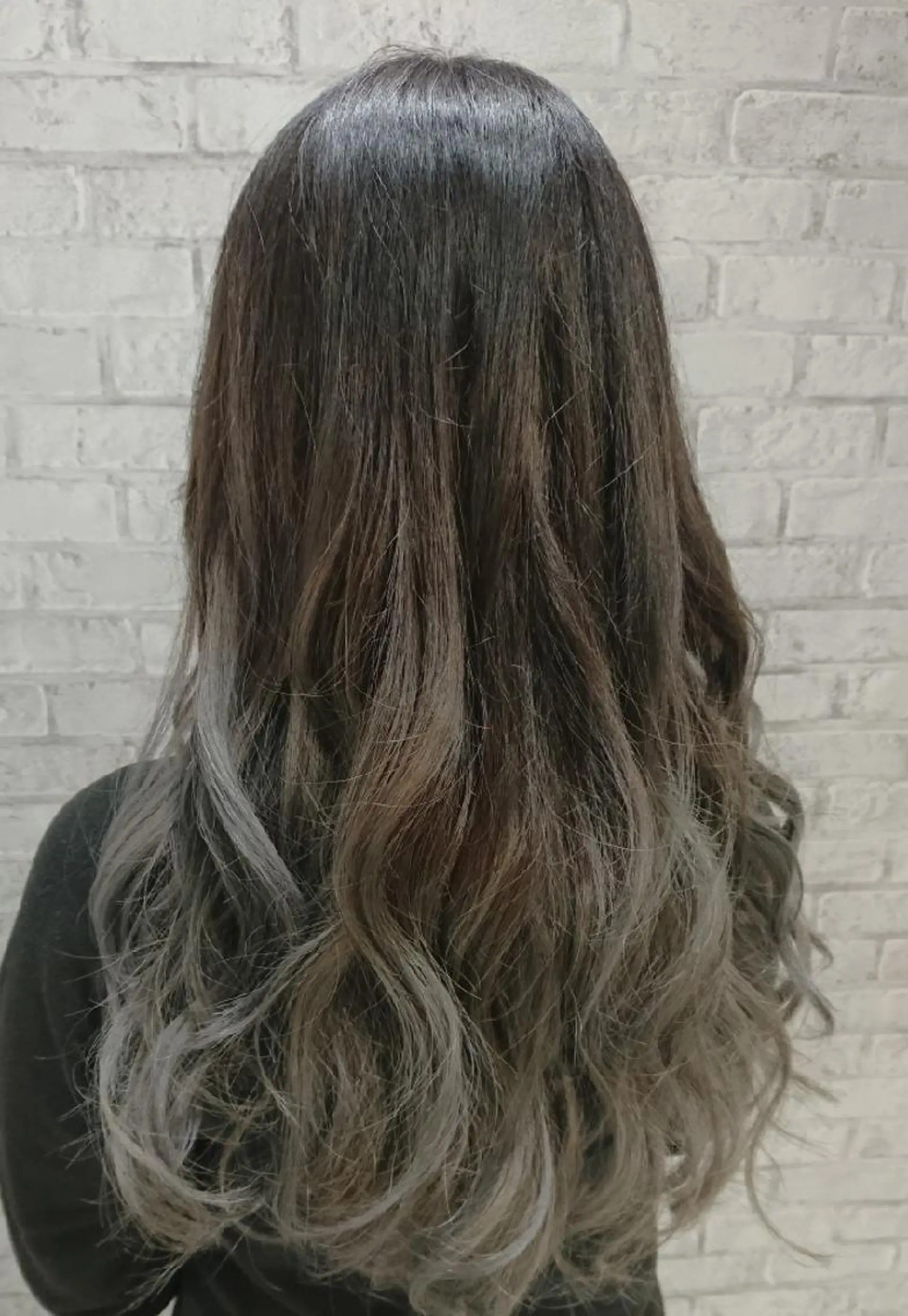 セミロング カラー ヘアアレンジ グラデーションカラー グレージュ カット ヘアカラー トリートメント 秋山 幸太のヘアスタイル