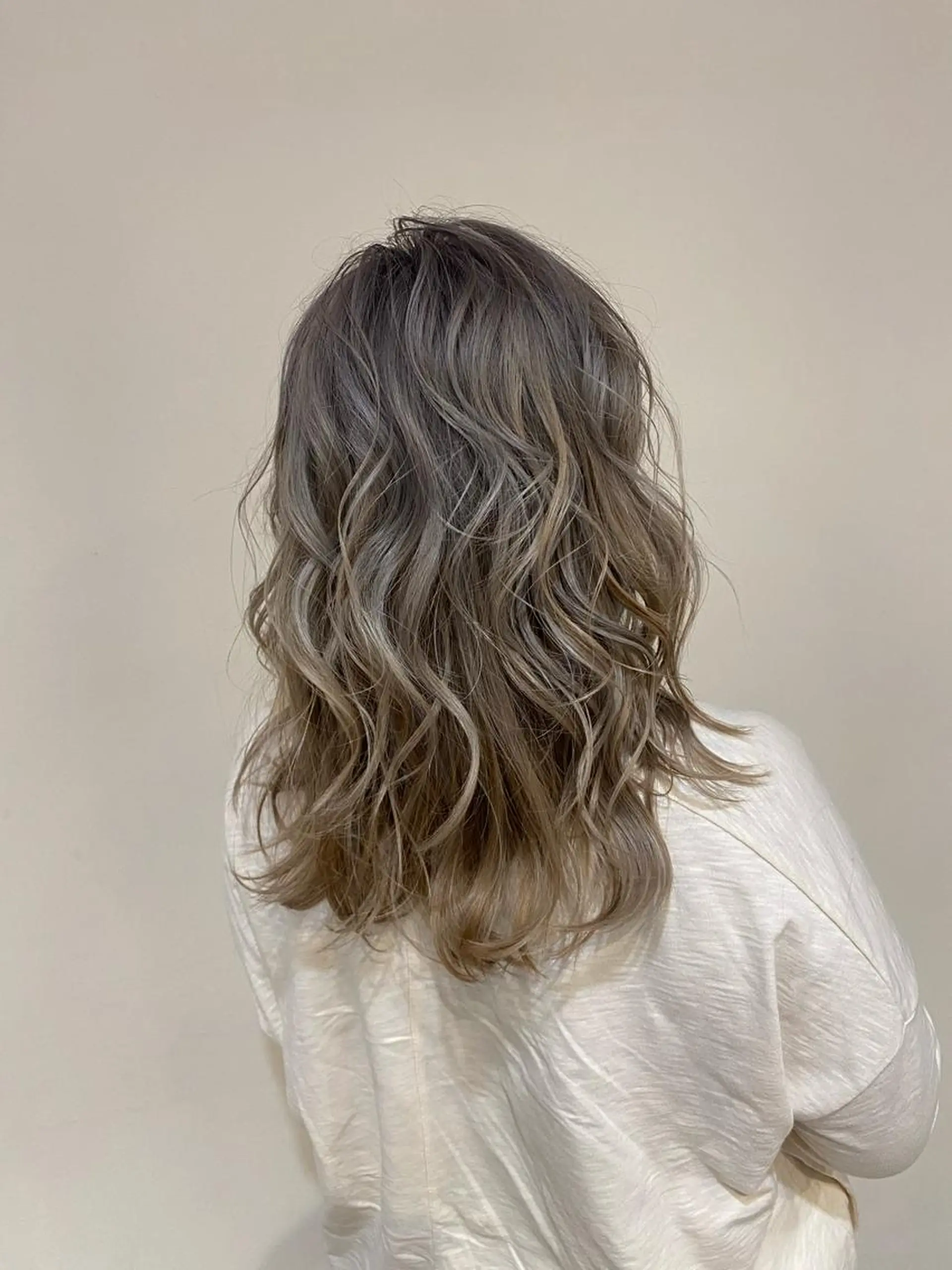 ミディアム カラー カマチョ タイスのヘアスタイル