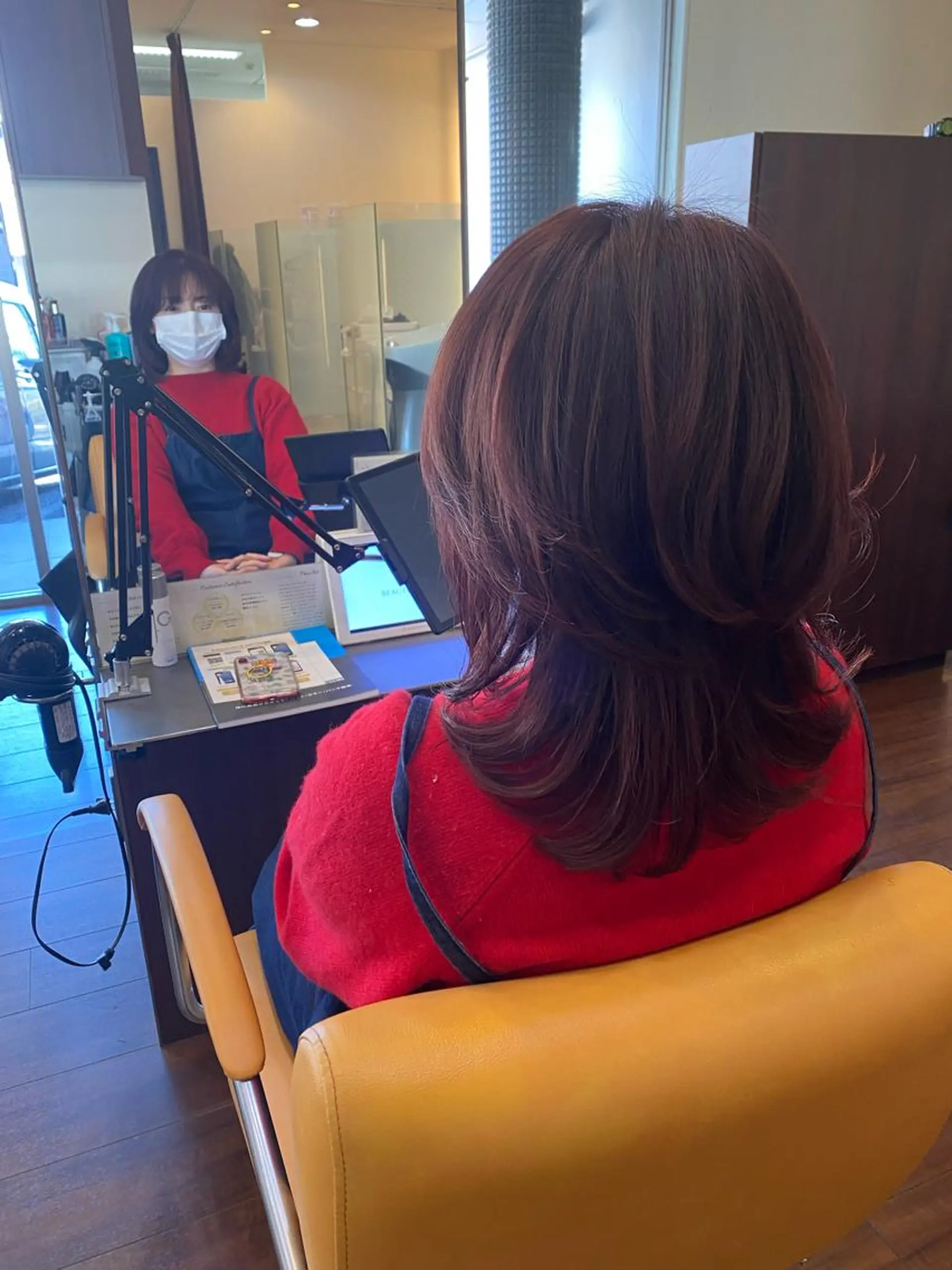 ミディアム ピンクブラウン ウルフカット カット ヘアカラー トリートメント 鈴木 千恵子のヘアスタイル