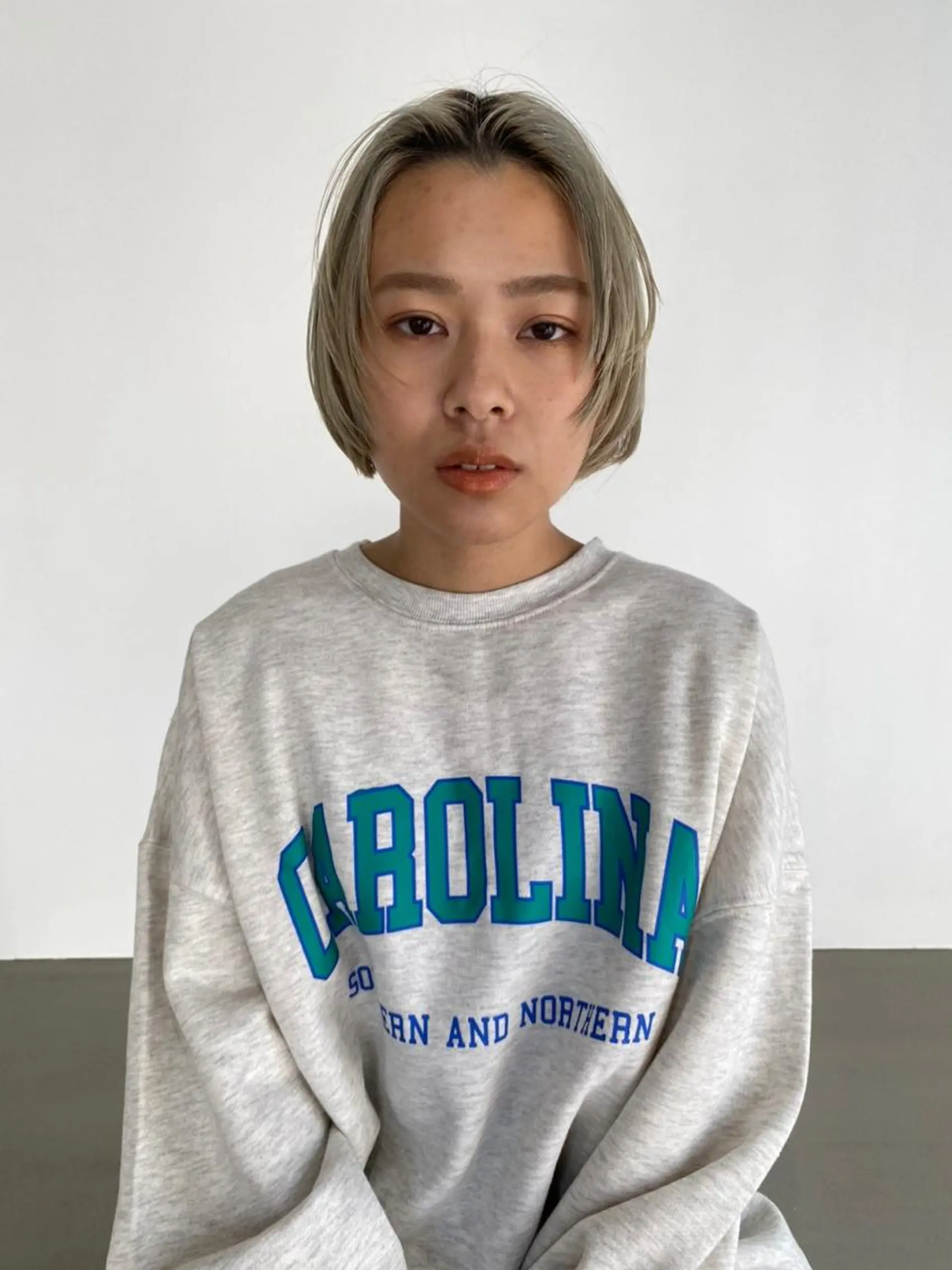 ショート カラー パーマ アディクシーカラー ブリーチ ブロンド ブルーカラー ハイライトカラー カット ヘアカラー CEINE PATHのヘアスタイル