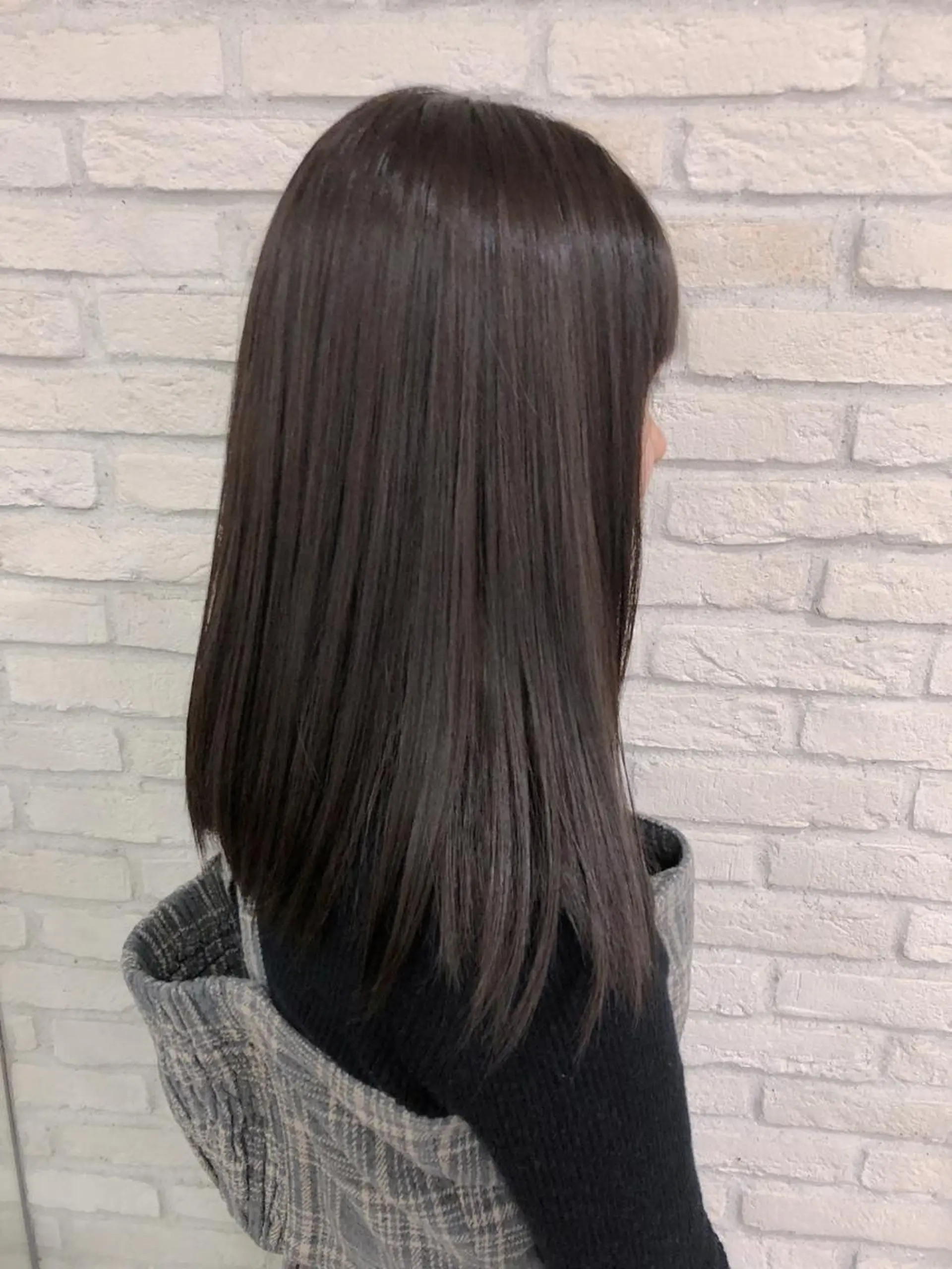 セミロング カラー グレージュ HAUS 片山みほのヘアスタイル