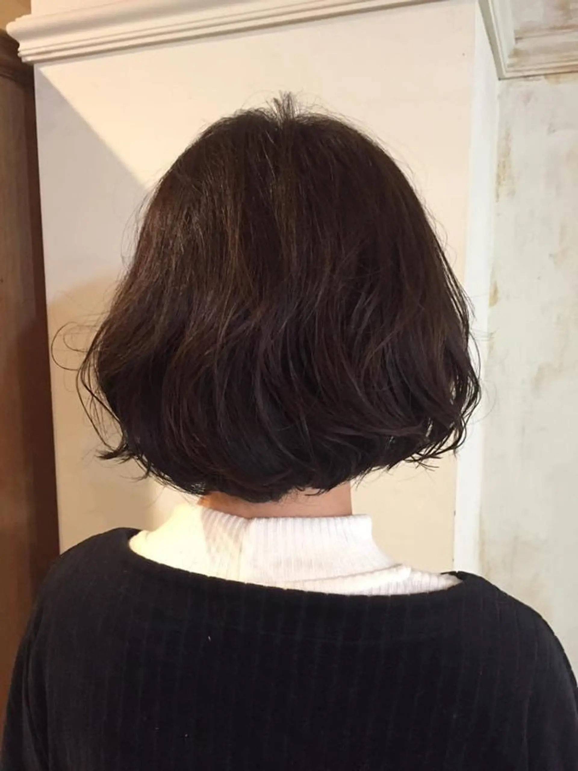 カラー ブリーチなしカラー/ 顔周りレイヤーカットのヘアスタイル