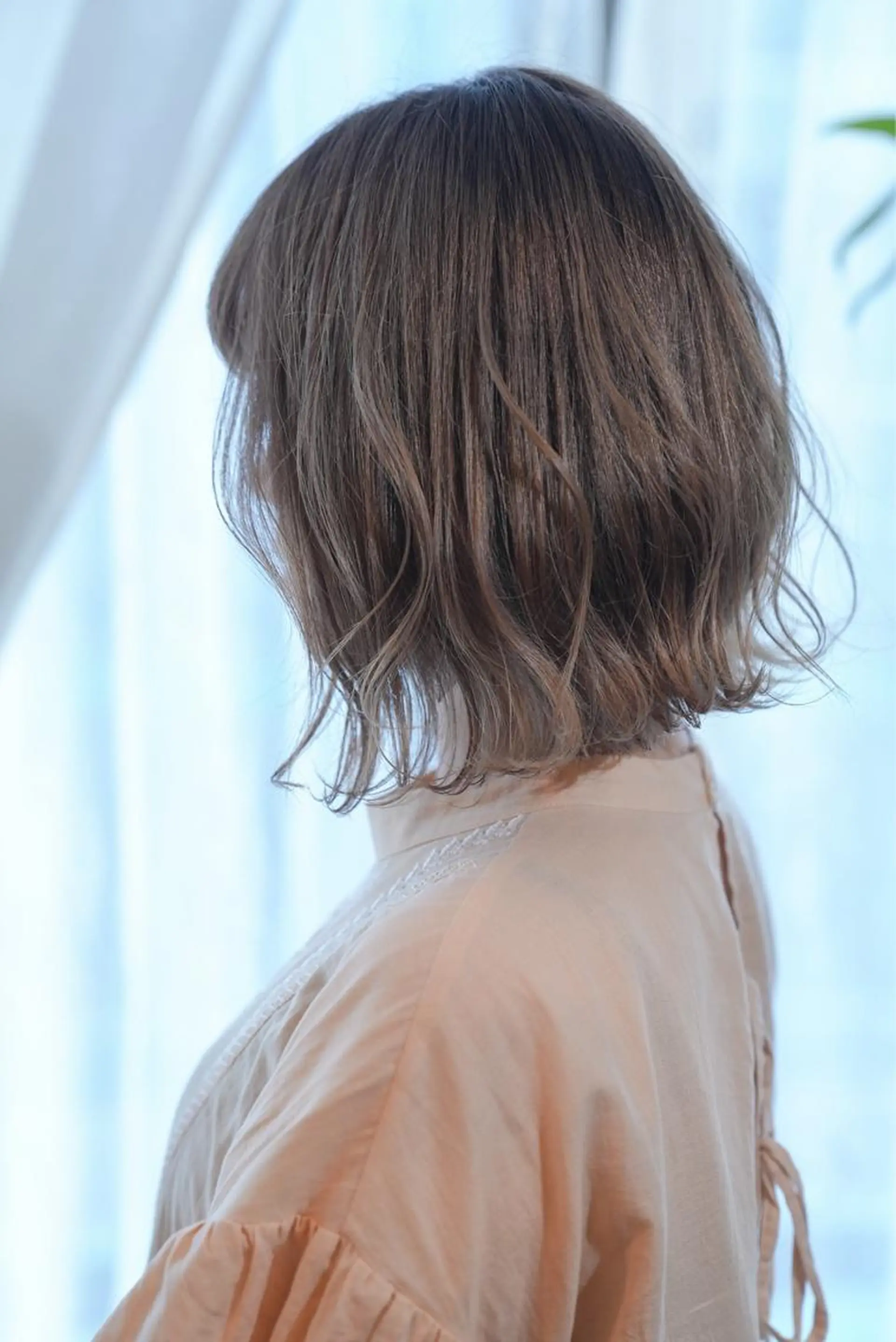 ミディアム カラー coupe ciseauxのヘアスタイル