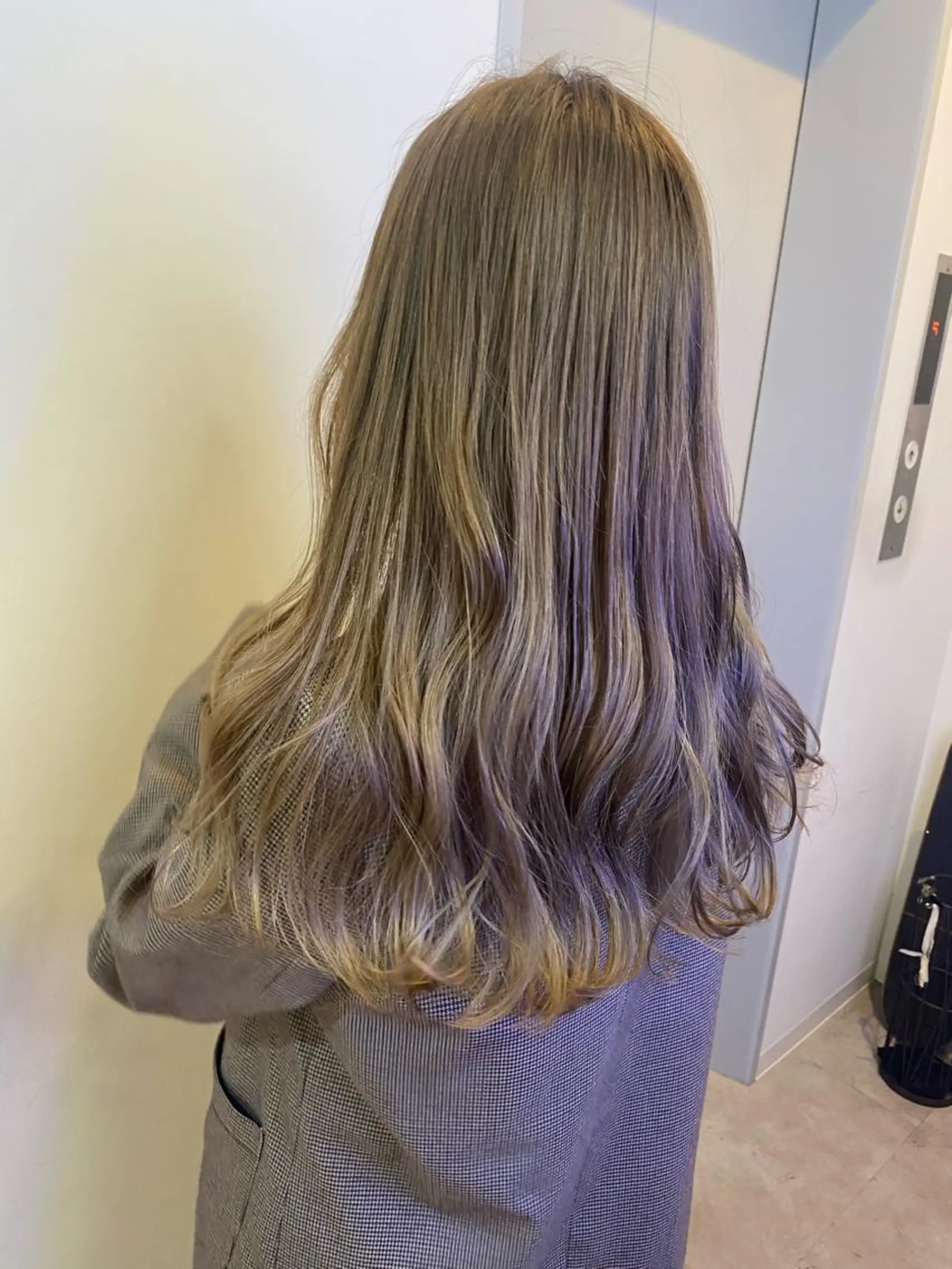 セミロング カラー ベージュカラー ブリーチ ミルクティーベージュ カット ヘアカラー トリートメント scene.池袋所属・scene. haraのヘアスタイル