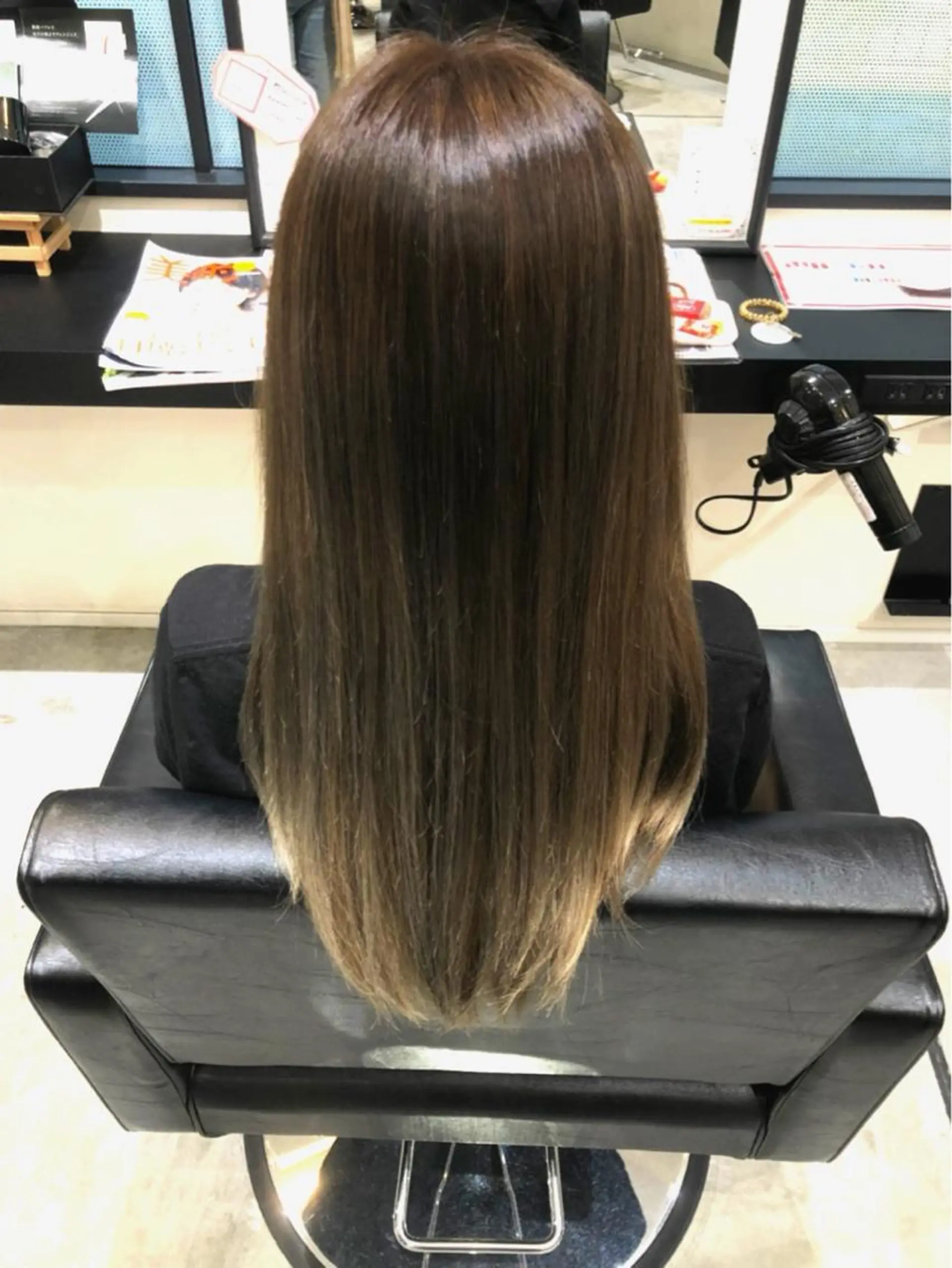 ロング カラー ベージュカラー 丸尾 沙弥香のヘアスタイル
