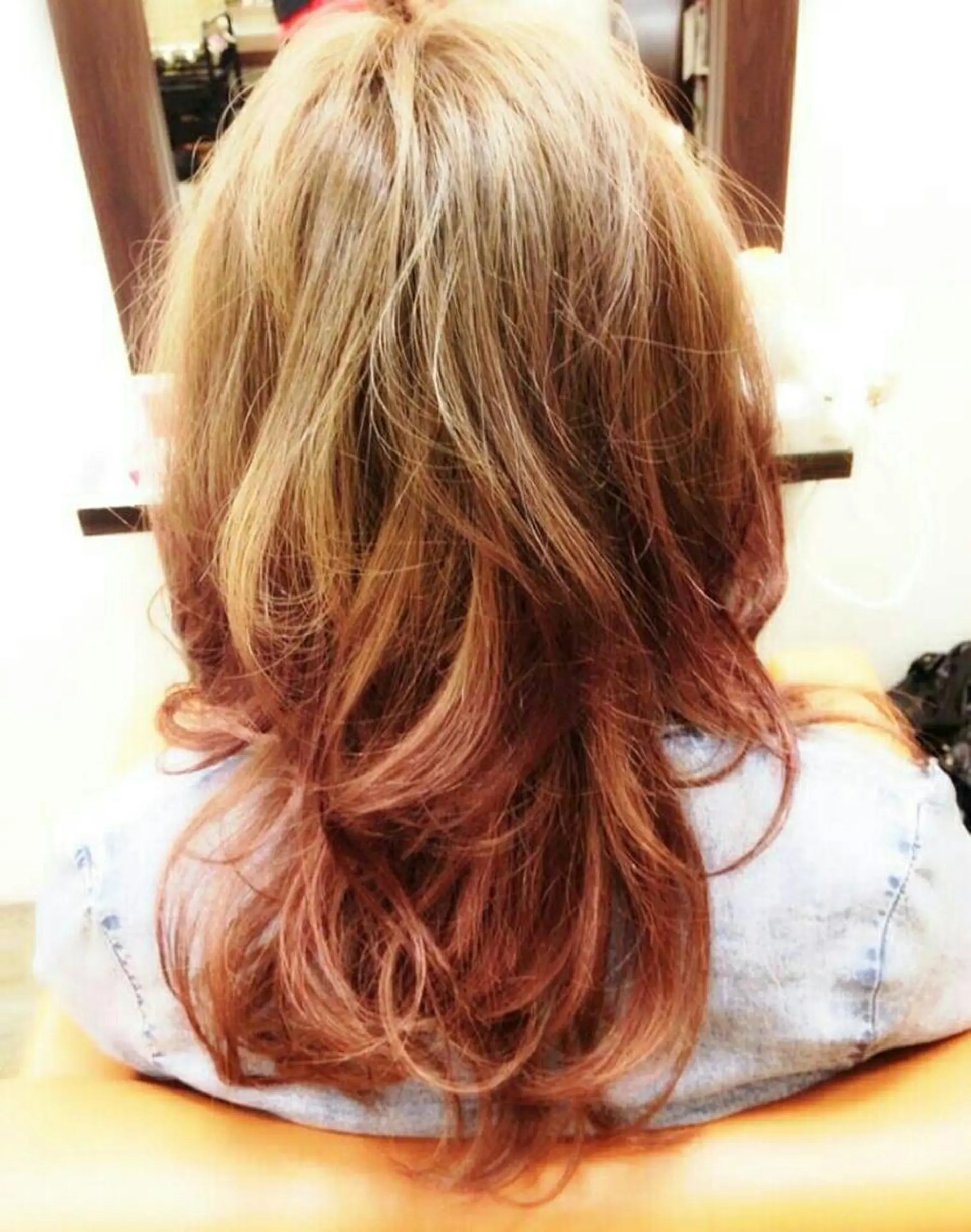 セミロング ミディアム カラー 20代半ば上質なへア ケア 髪質改善 大西のヘアスタイル