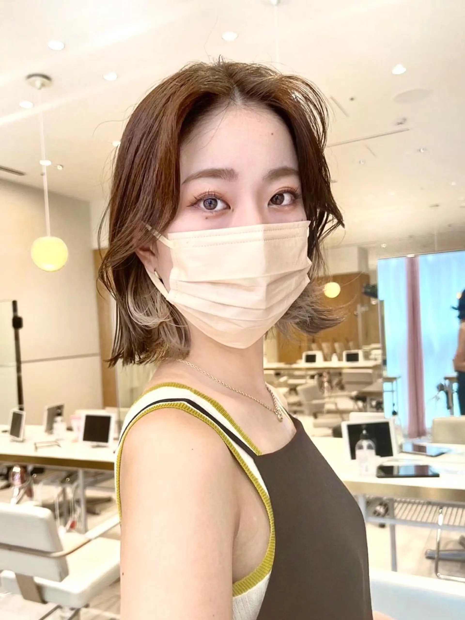 ミディアム カラー ベージュカラー 透明感カラー グレージュ ボブ カット ヘアカラー トリートメント レイヤー専門家 ダブルカラー修のヘアスタイル