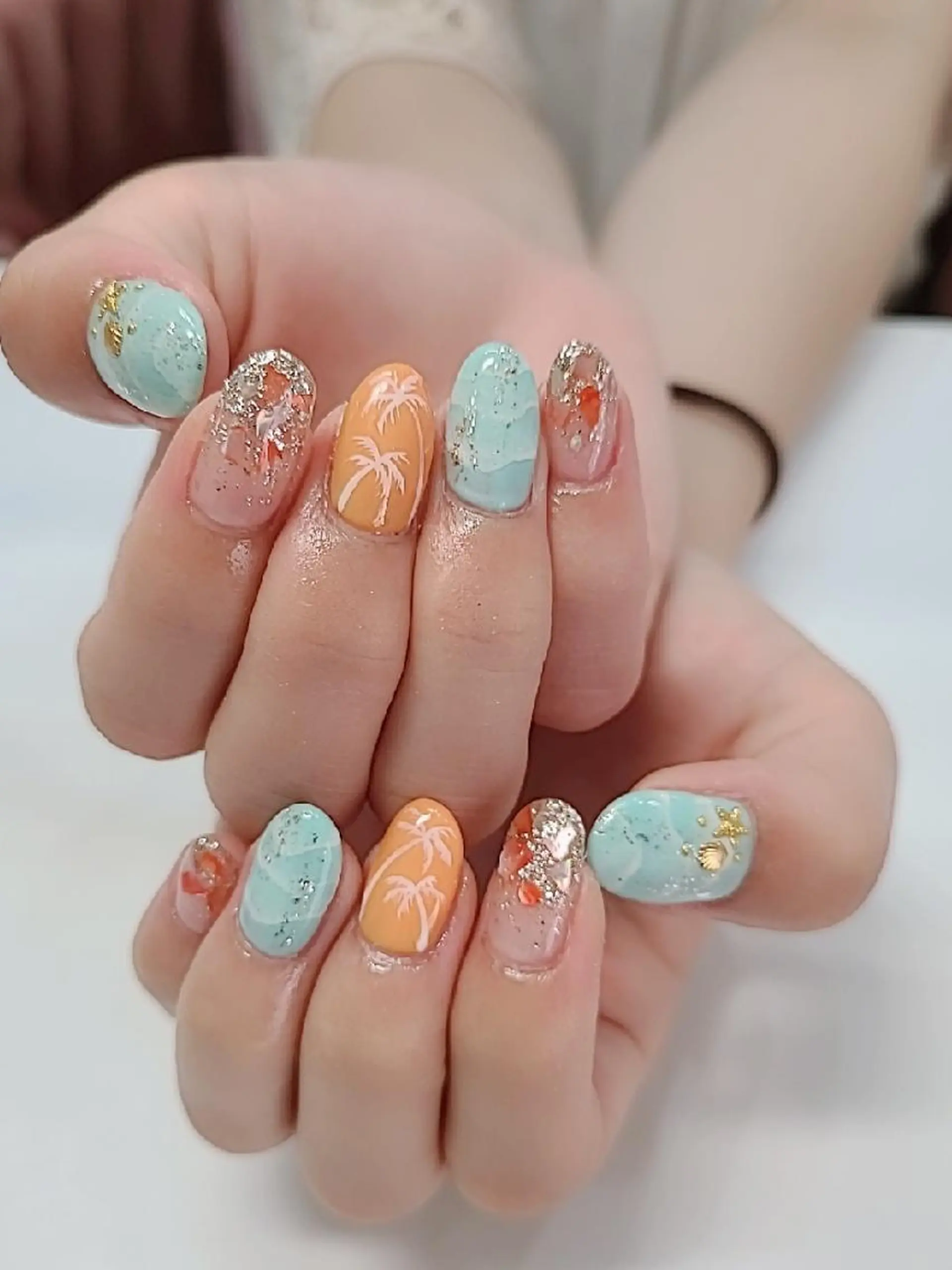 ネイル アートネイル ビーケア自由が丘所属・えみ えみのネイルデザイン