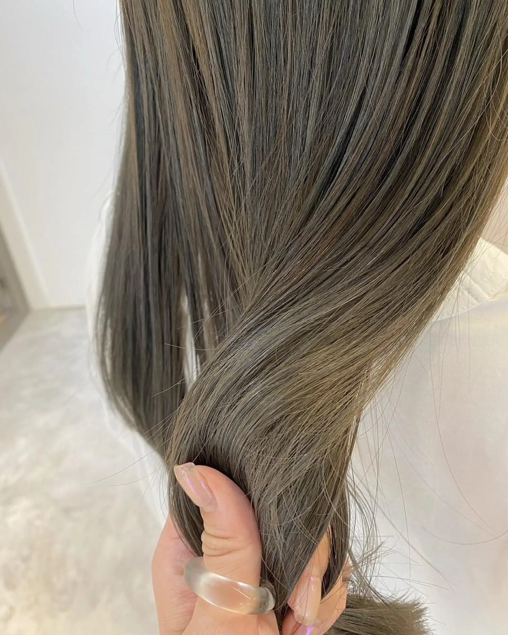 ロング 湯浅 美葉のヘアスタイル