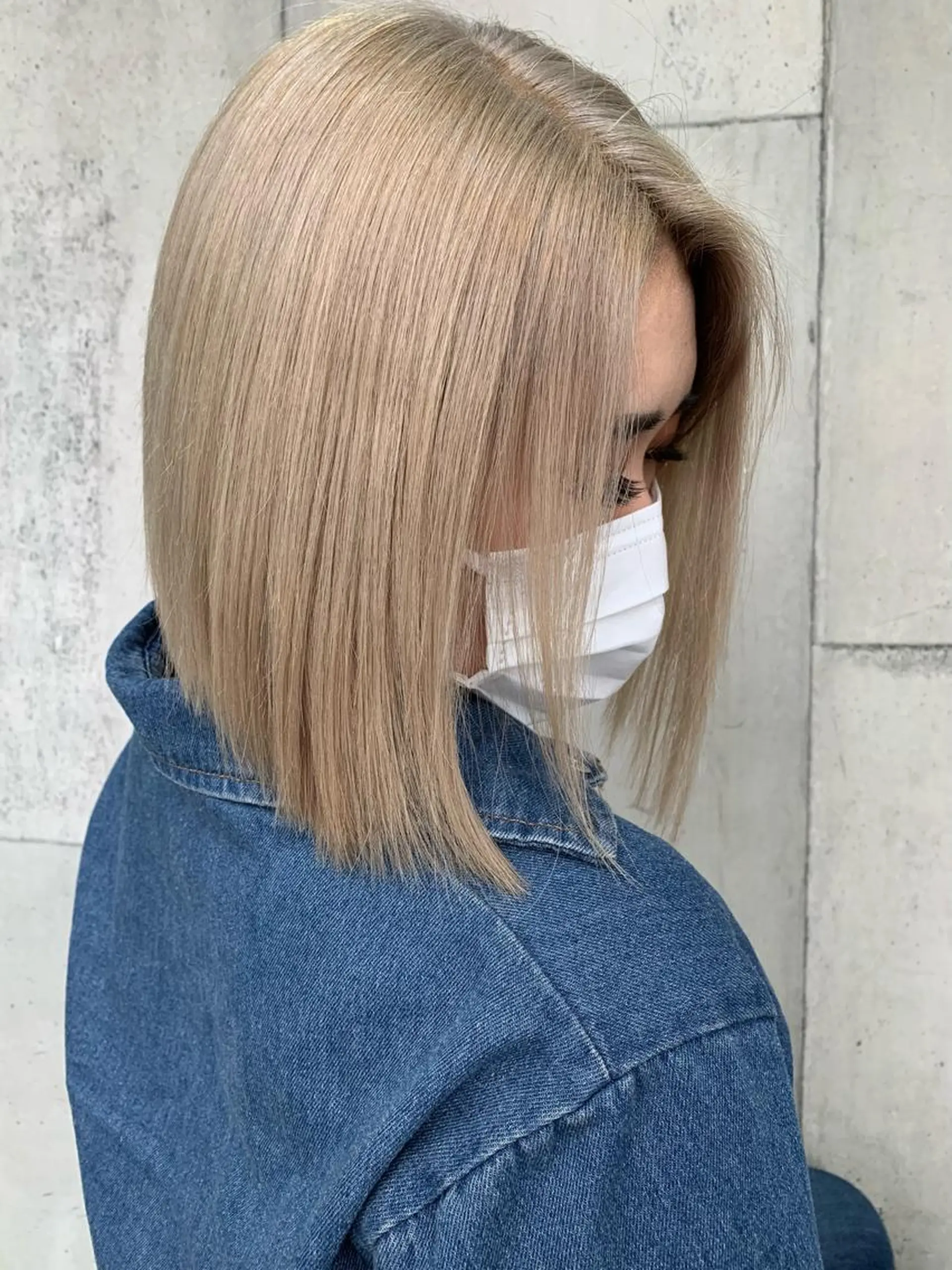 ショート カラー ベージュカラー ブロンド ハイトーンカラー ホワイトベージュ 外国人風カラー Little_okinawa所属・Mikuri 【Little】のヘアスタイル