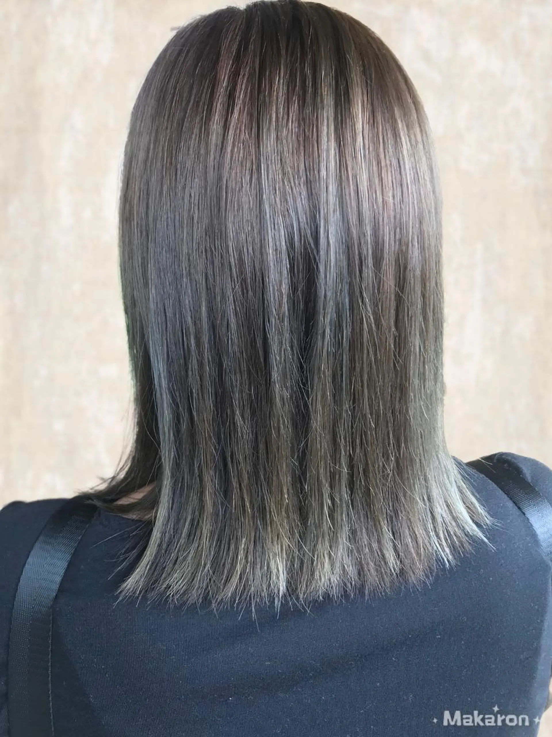 ミディアム カラー アッシュ hair works raptureのヘアスタイル