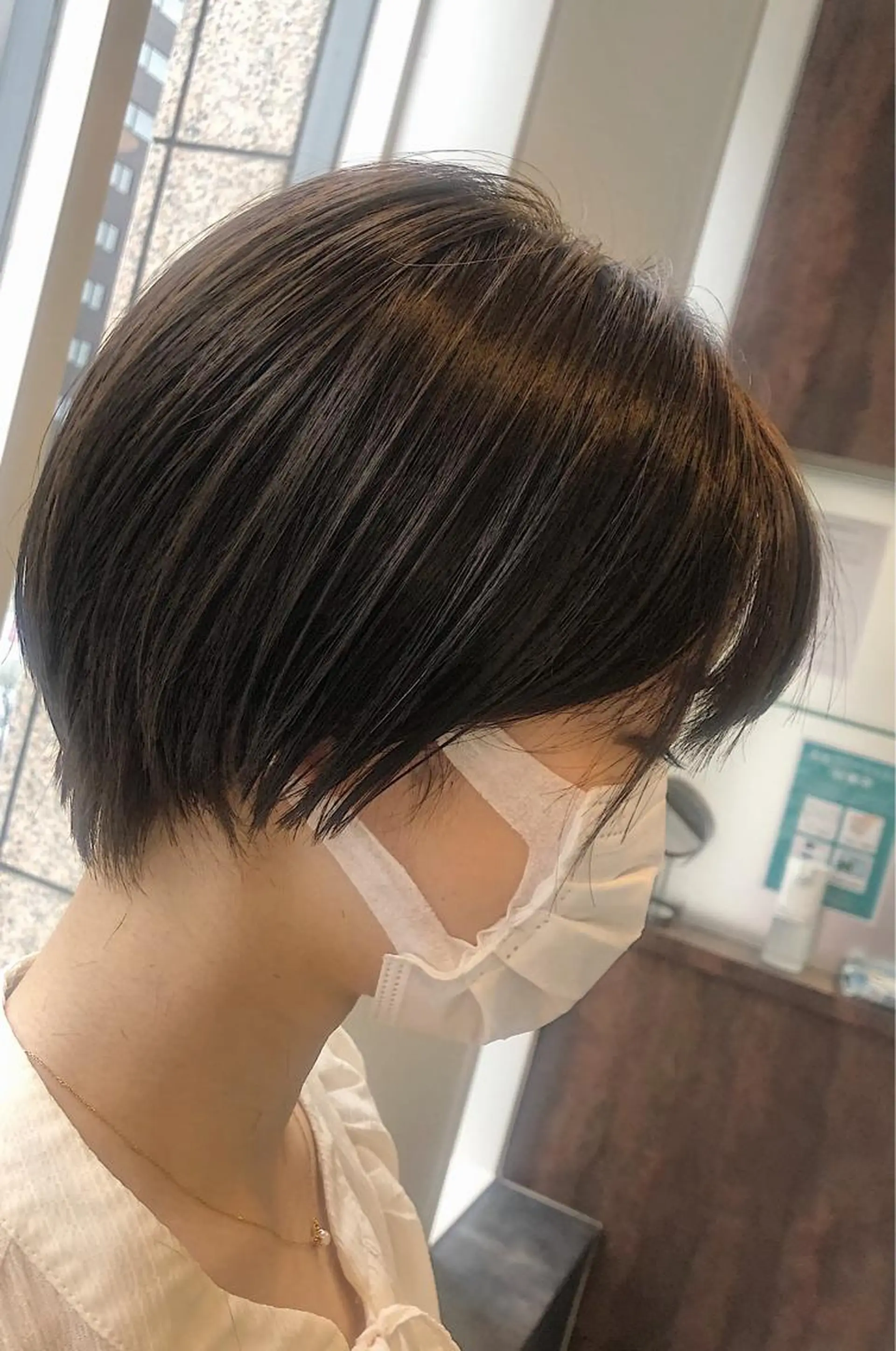 ショート mai🐷髪質改善 🖤透ける暗髪🖤のヘアスタイル