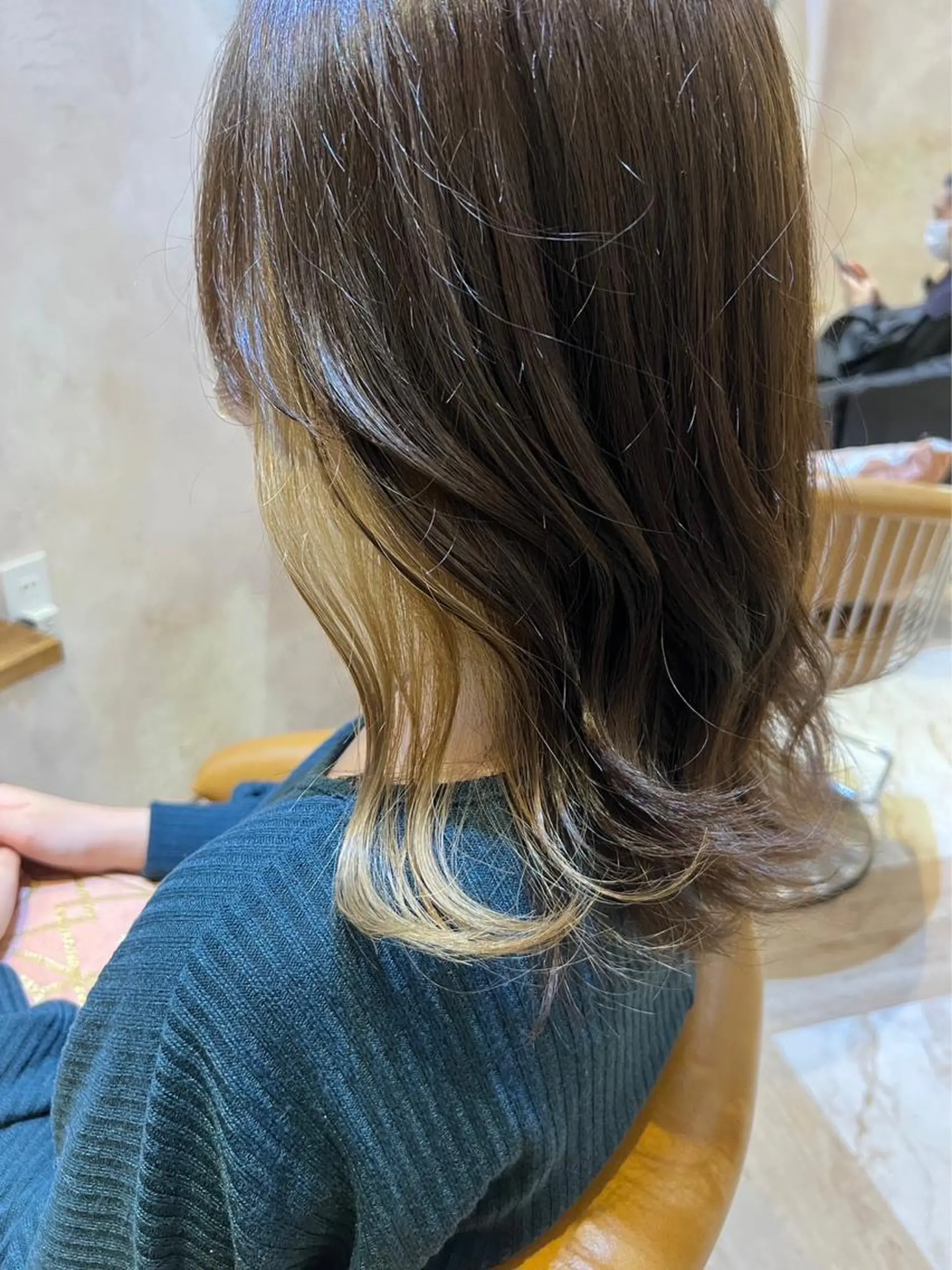 ショート カラー 抜きっぱなしブロンド ブロンド 小嶋 真滋のヘアスタイル