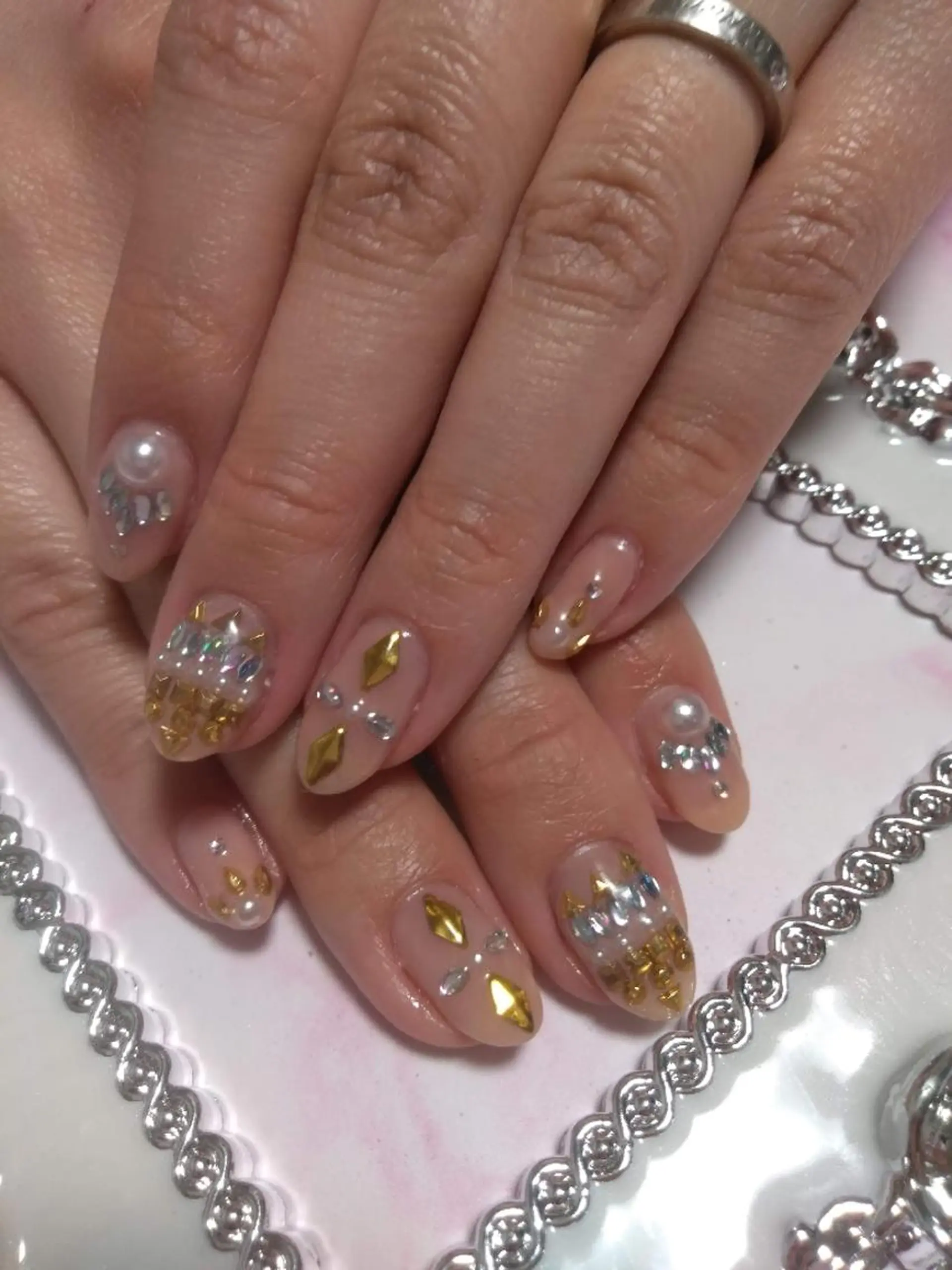 ネイル エステとネイル ローズコンフォートのネイルデザイン