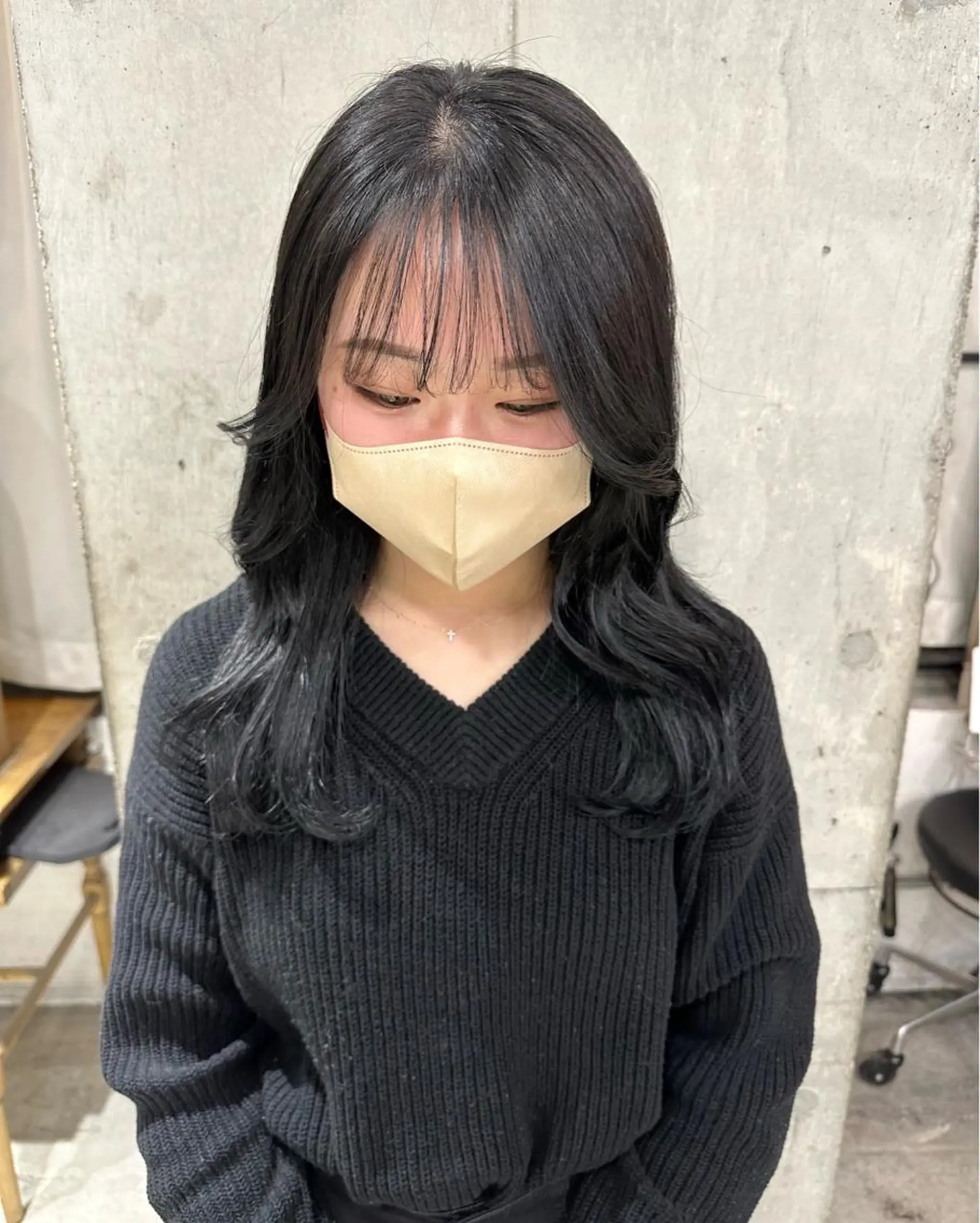 ミディアム カラー 黒髪 ブルーカラー ブルーブラック ヘアカラー 透明感カラー 🩰asumiのヘアスタイル