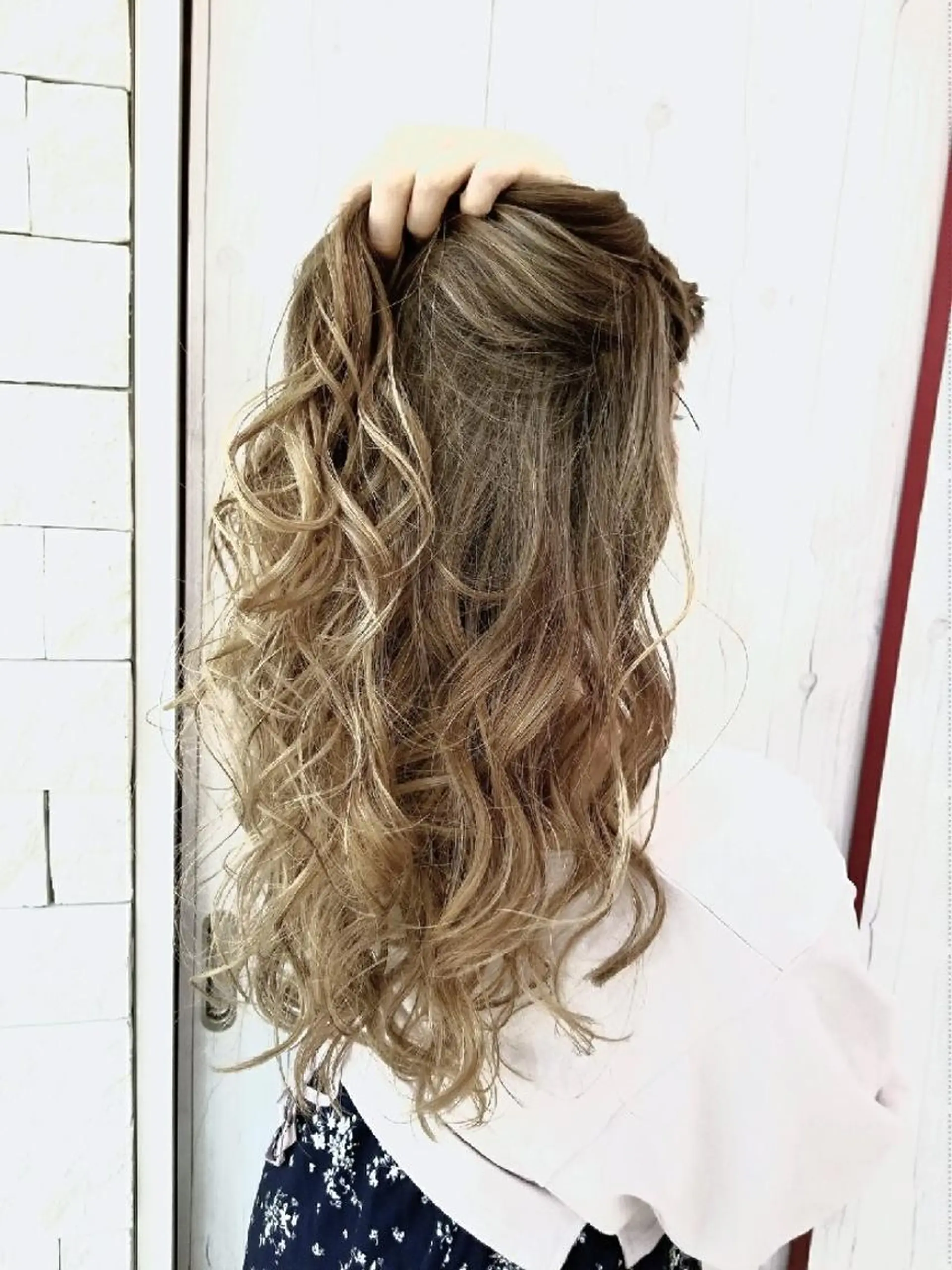 セミロング カラー バレイヤージュ ハイライトカラー ハイライト レイヤーカット Le Lien カジのヘアスタイル