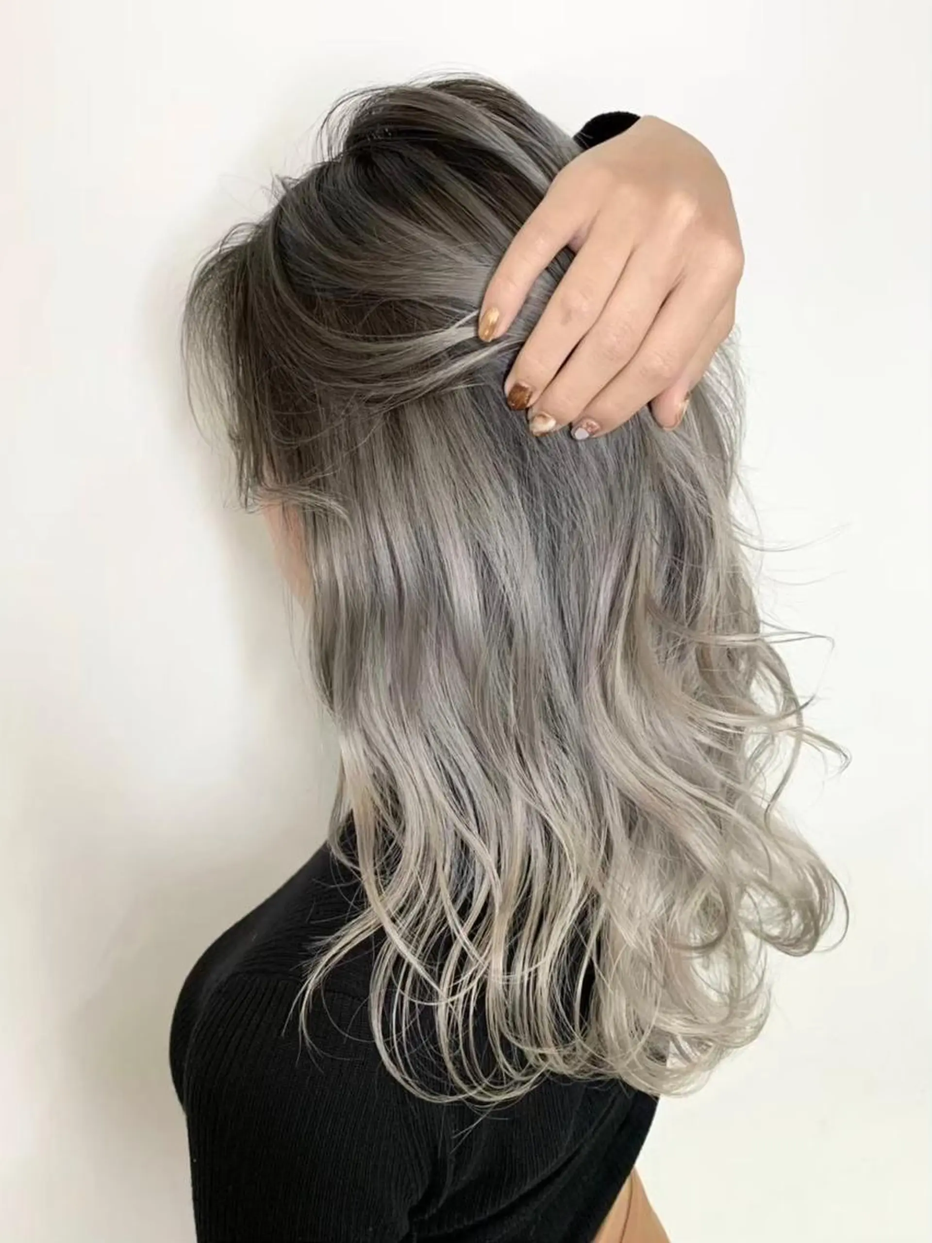 セミロング カラー セミロングパーマ ブリーチ ダブルカラー ハイライトカラー イルミナカラー 【公式】amble luxe 中野のヘアスタイル