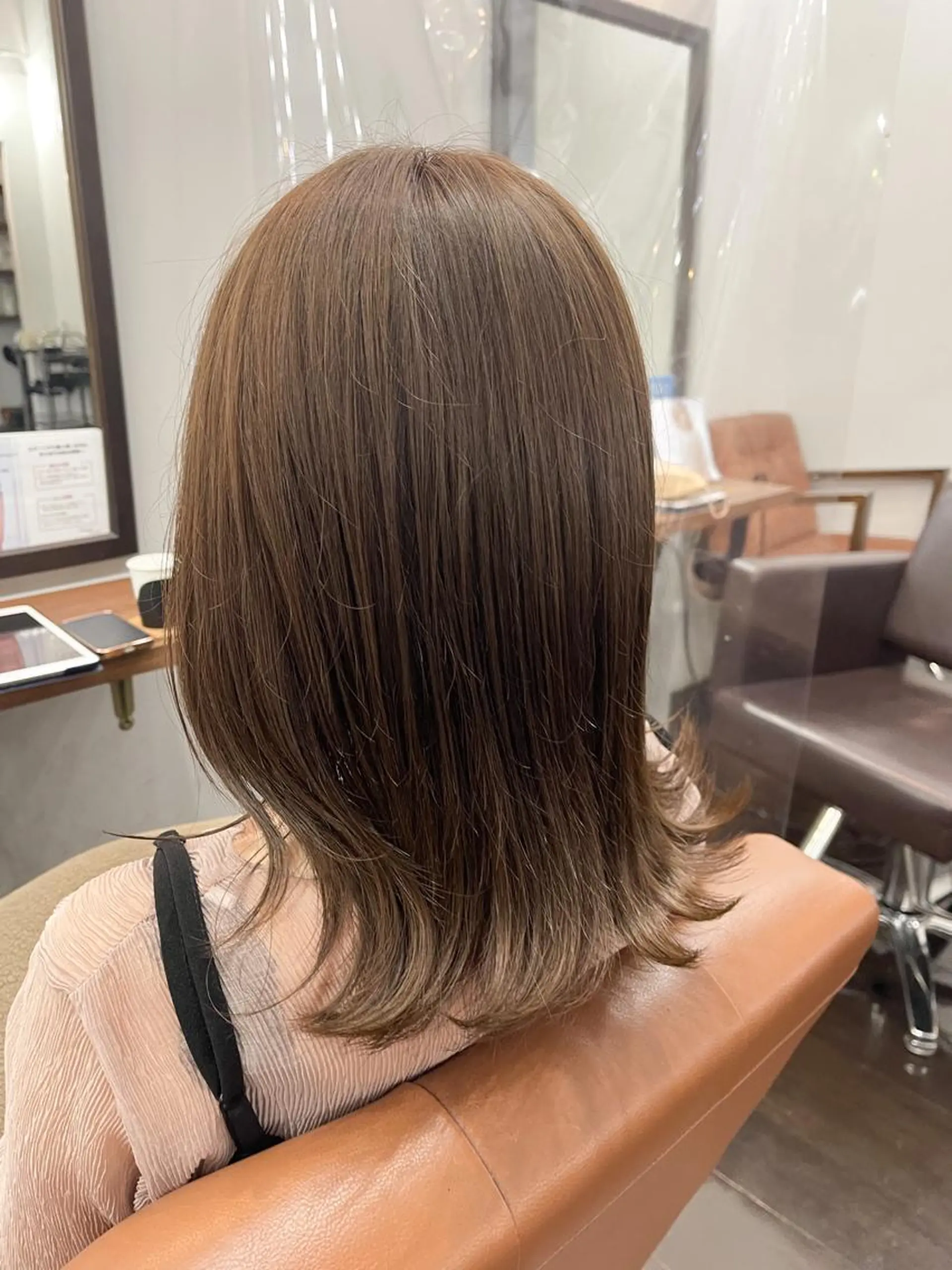 ミディアム カット ヘアカラー トリートメント 難波 茜のヘアスタイル