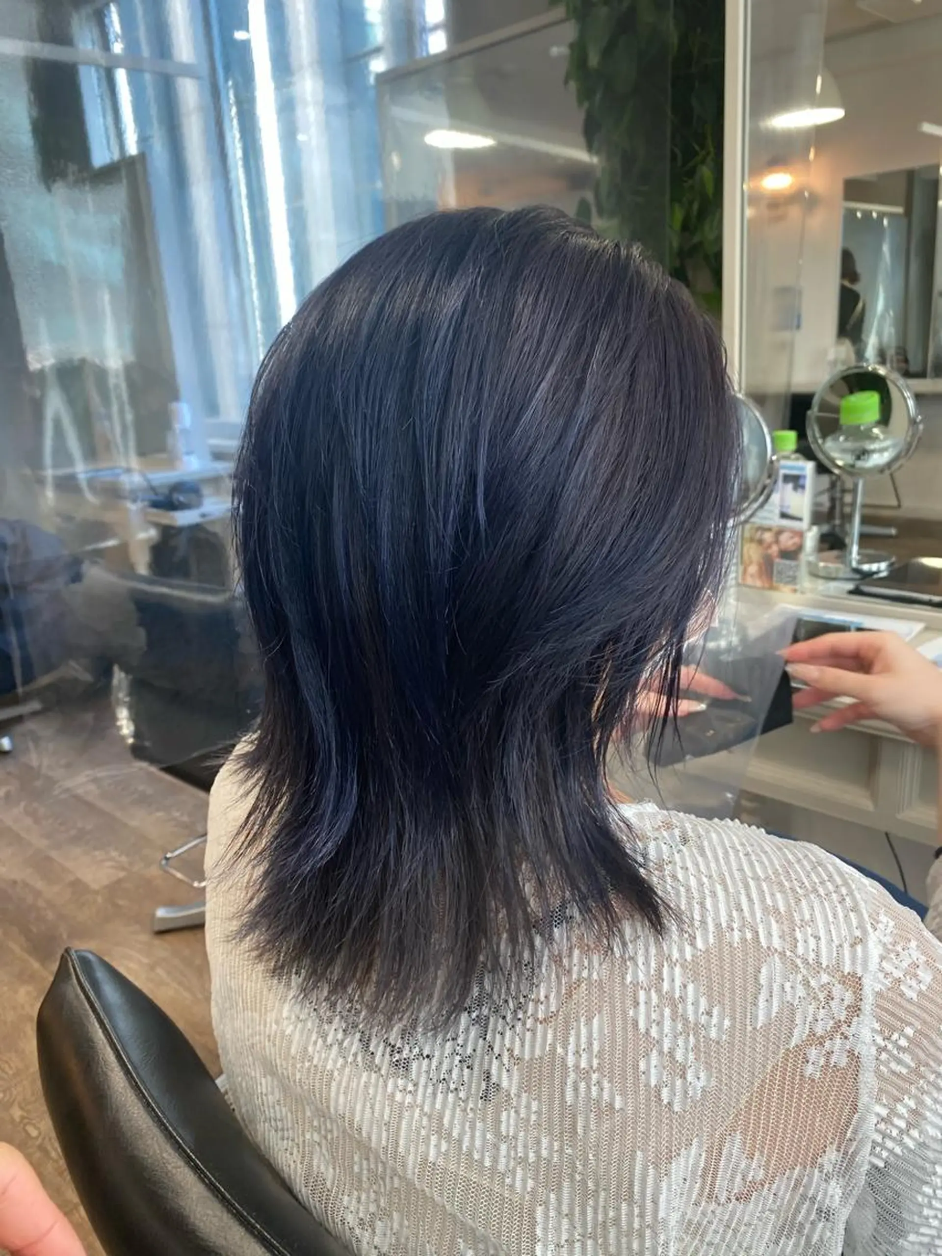 ミディアム カット ヘアカラー 梅田ハイトーン チダ ヒナノのヘアスタイル