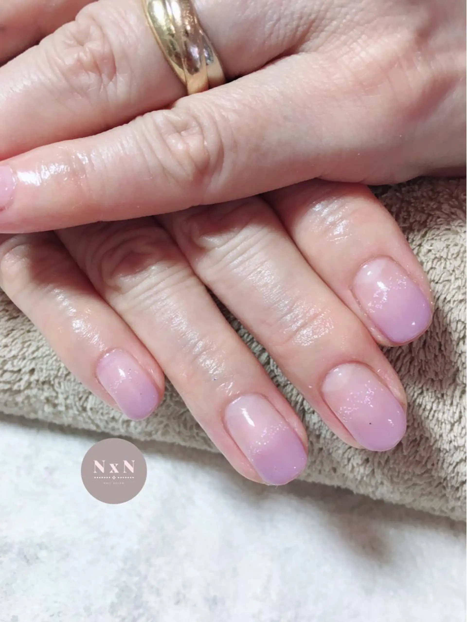 ネイル ジェルネイル グラデーション ぷっくりネイル ハンドネイル nail salon N×Nのネイルデザイン