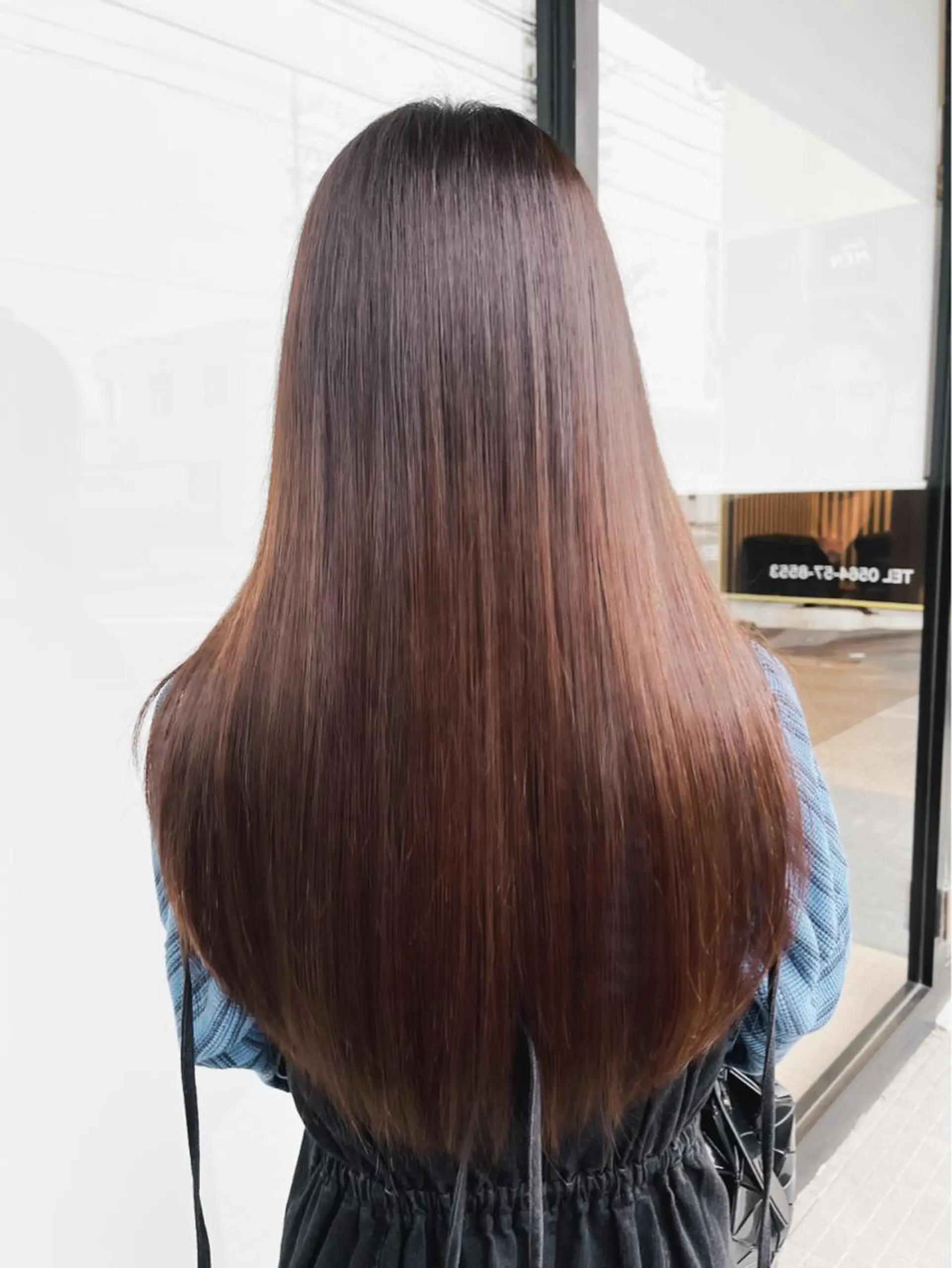 ロング 顔周りカット レイヤーカット 酸性ストレート ツヅキ マスミのヘアスタイル