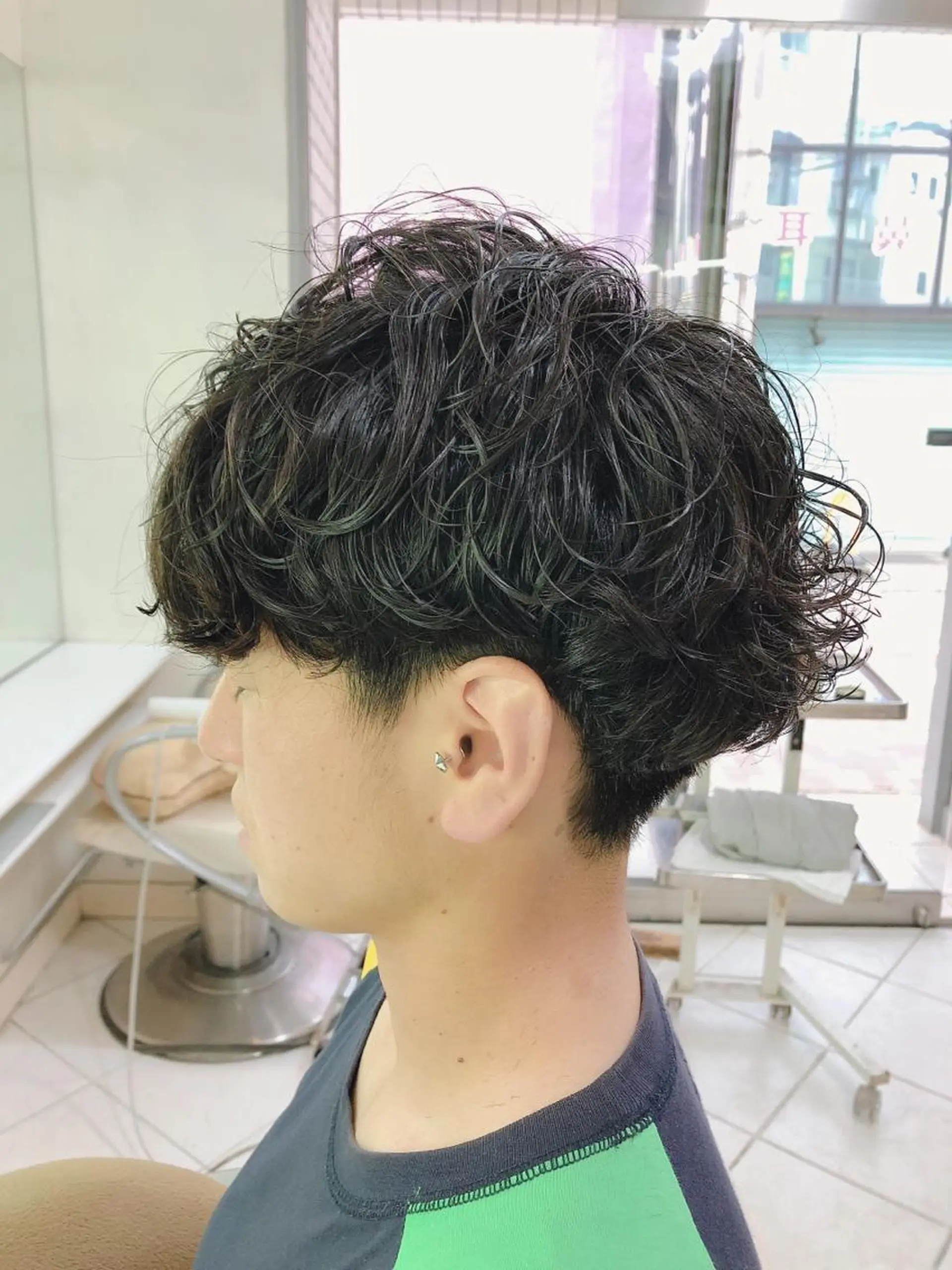 ショート パーマ 保住 亮太のヘアスタイル