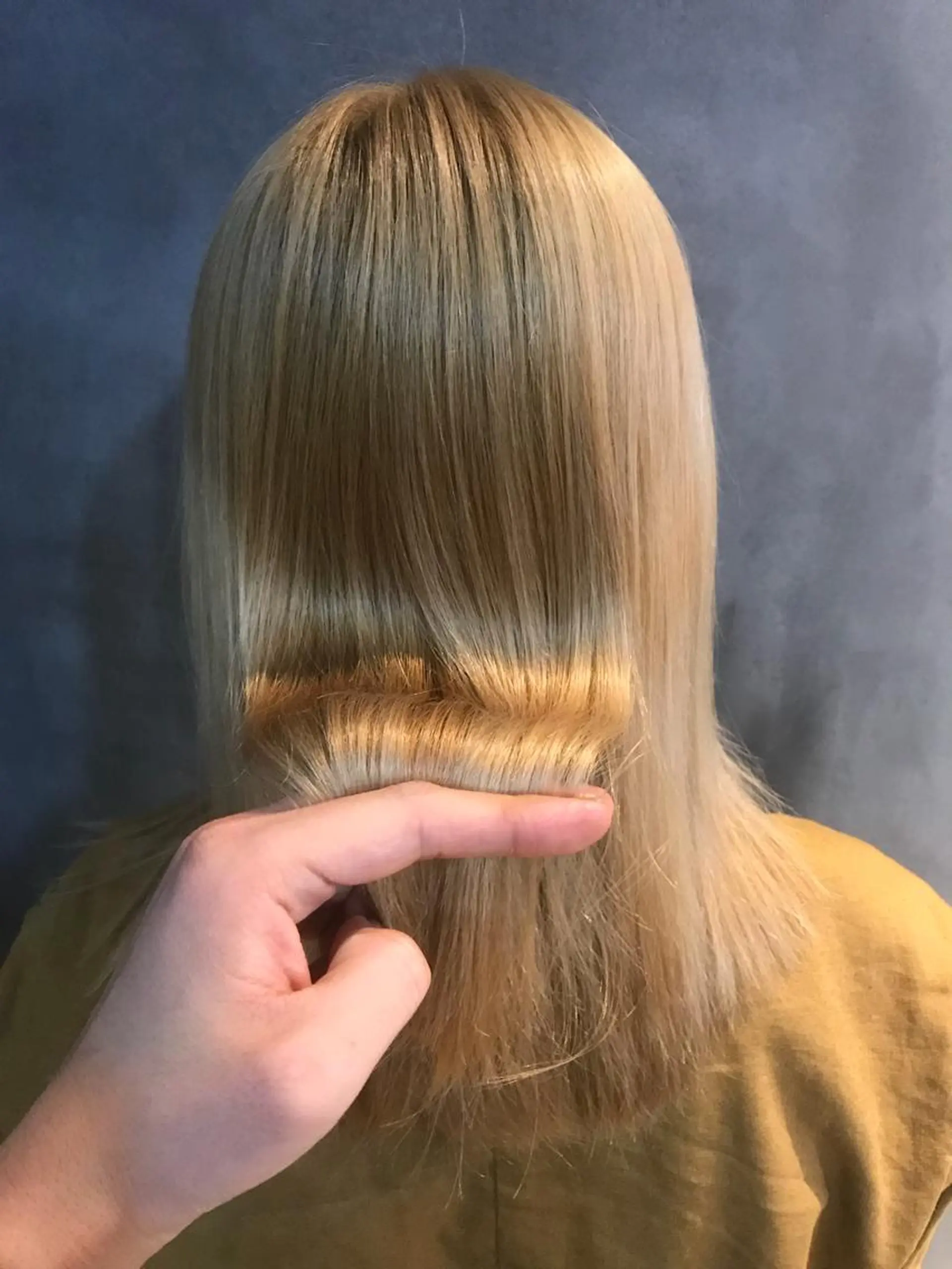 セミロング 福岡天神⭐︎ lotyのヘアスタイル