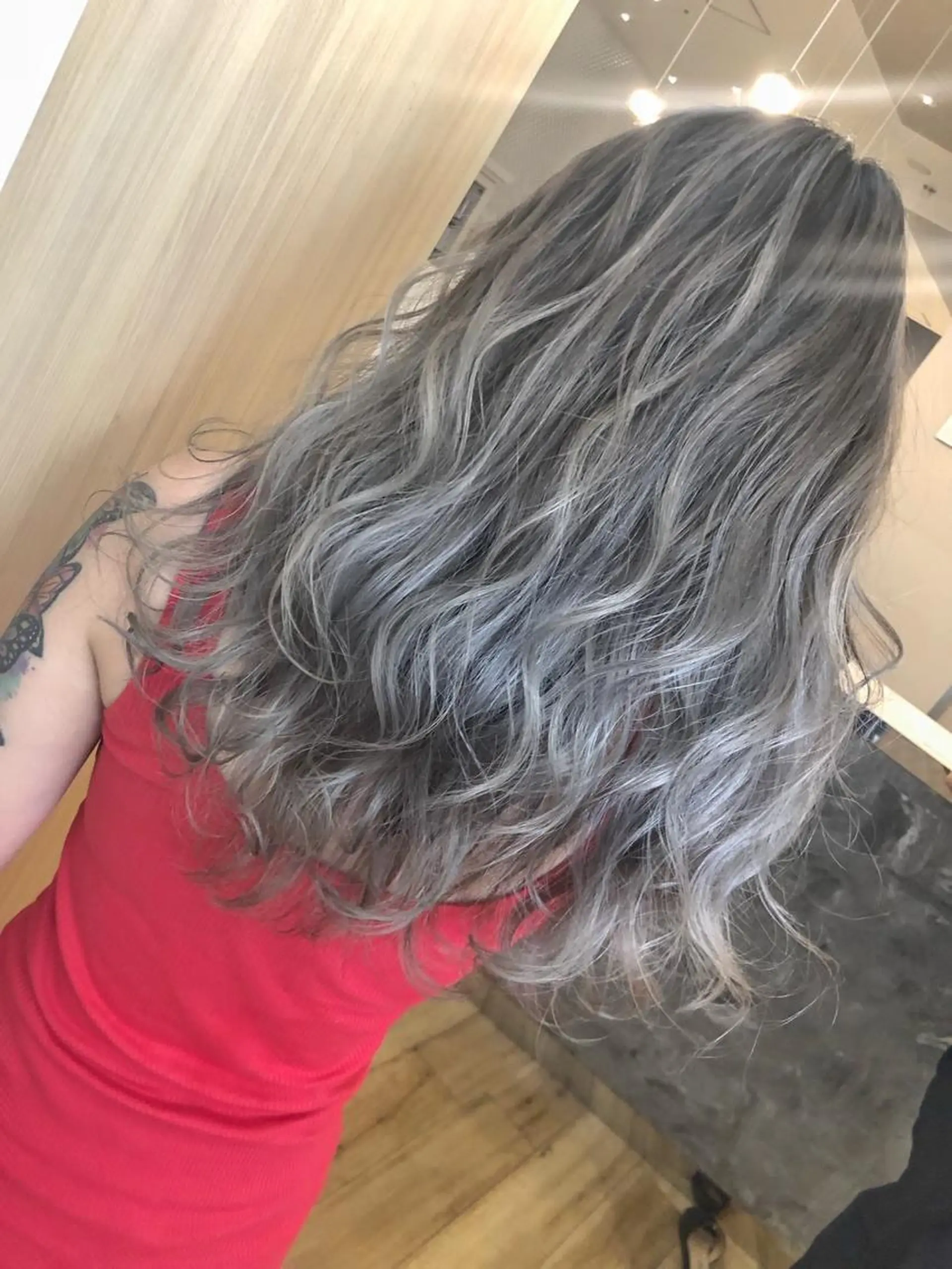 ロング カラー ブリーチ ケアブリーチ 透明感カラー イルミナカラー トリートメント 🎊ルービック 京橋店💛のヘアスタイル