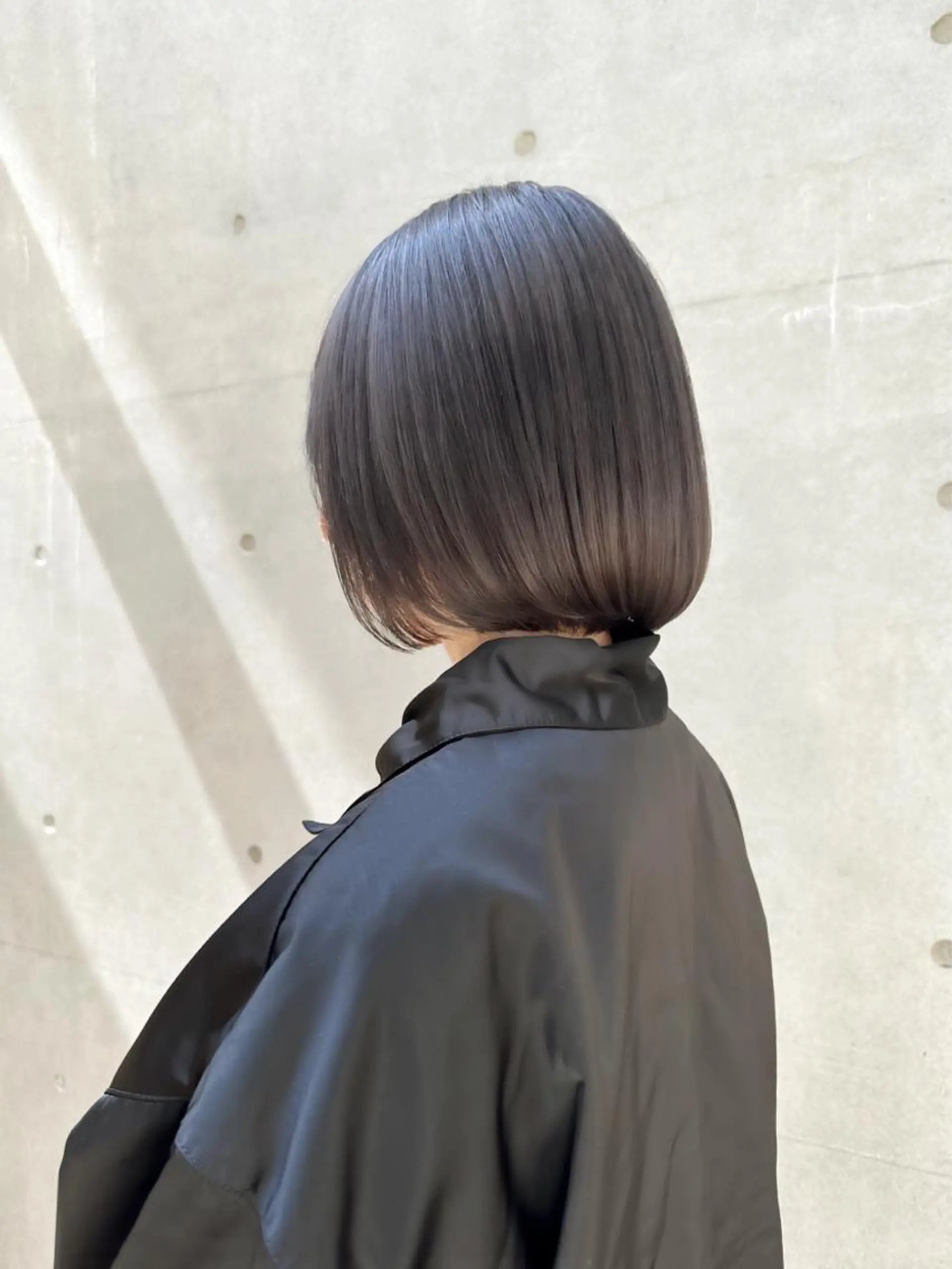 ショート カラー ブリーチ グレージュ ヘアカラー トリートメント 🦋レイヤーカット ミドリカワ🦋のヘアスタイル